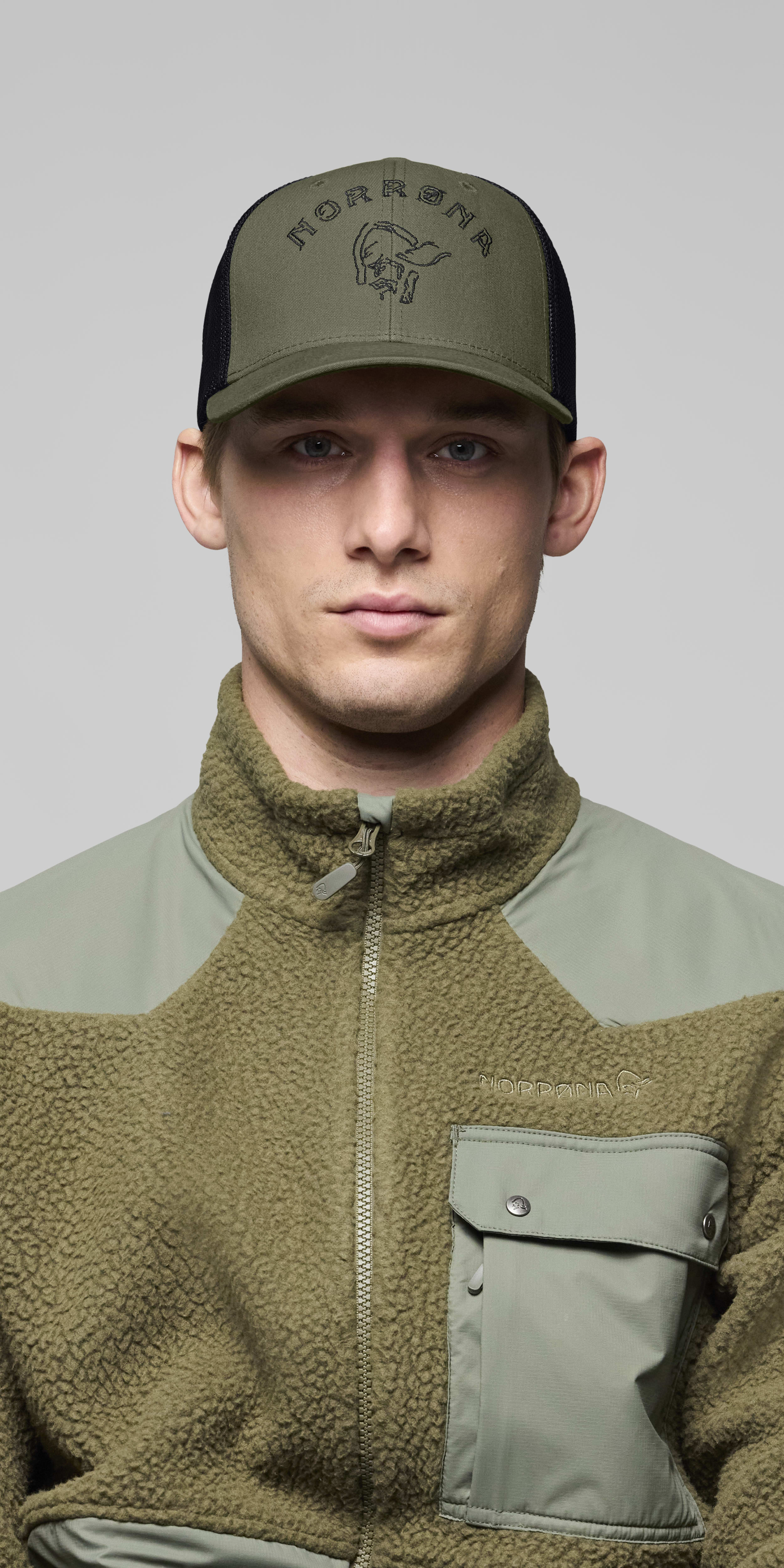 Female Look front image of 29 Flexfit 3D Cap Olive Night/Caviar Black