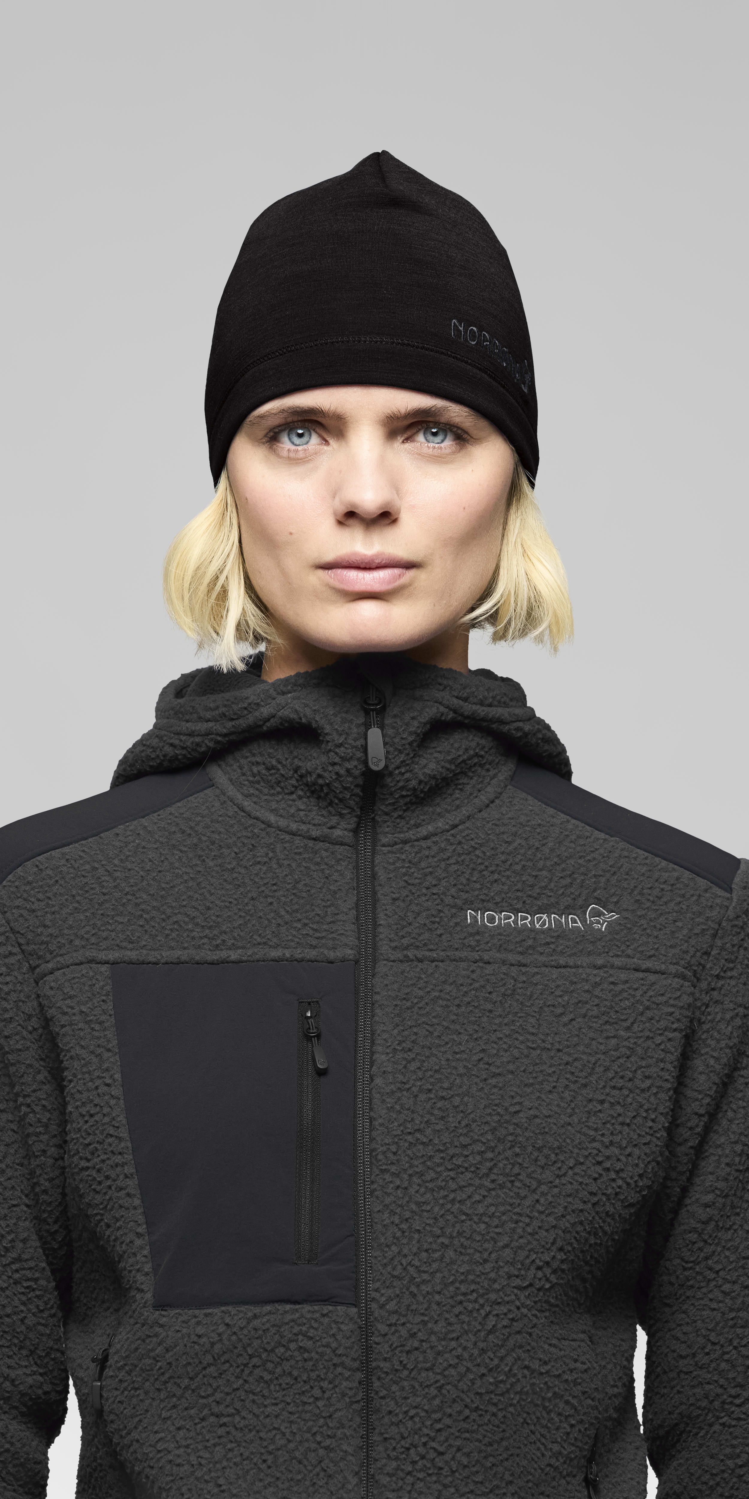 Female Look front image of 29 warmwool2 Beanie Caviar Black