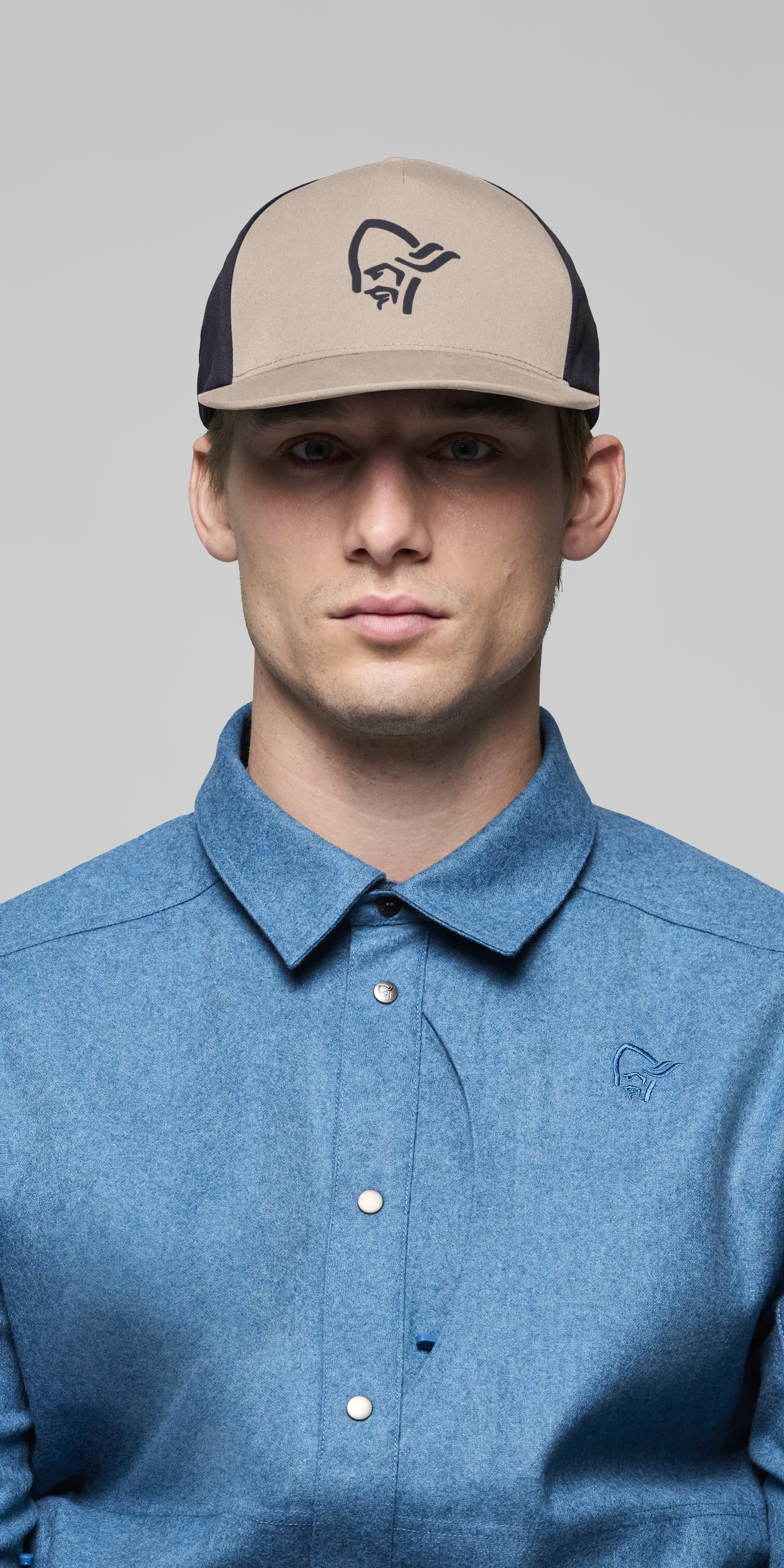 Female Look front image of 29 tech trucker Cap Winter Twig