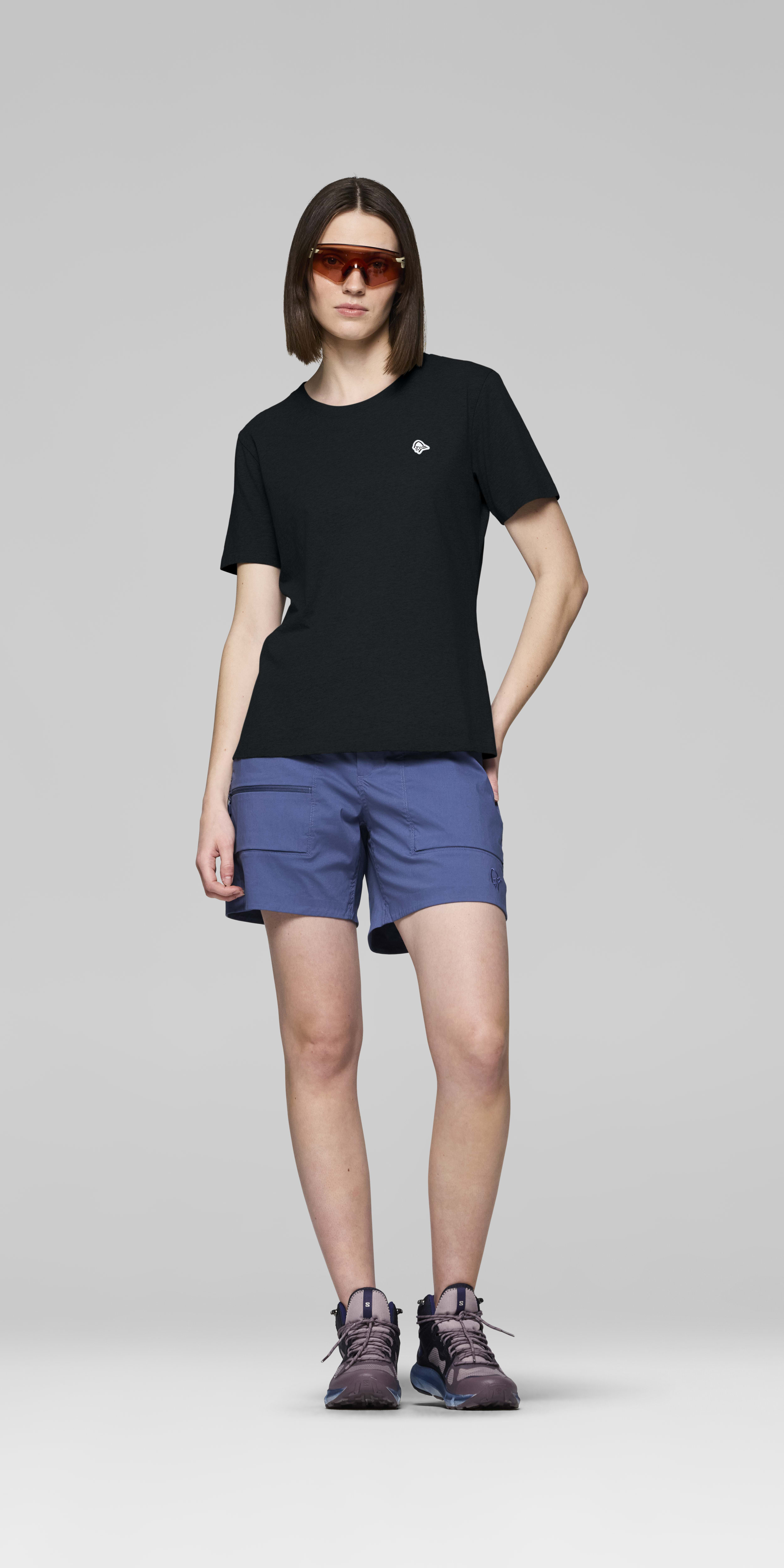 Female Look front image of 29 cotton viking patch T-shirt Caviar Black