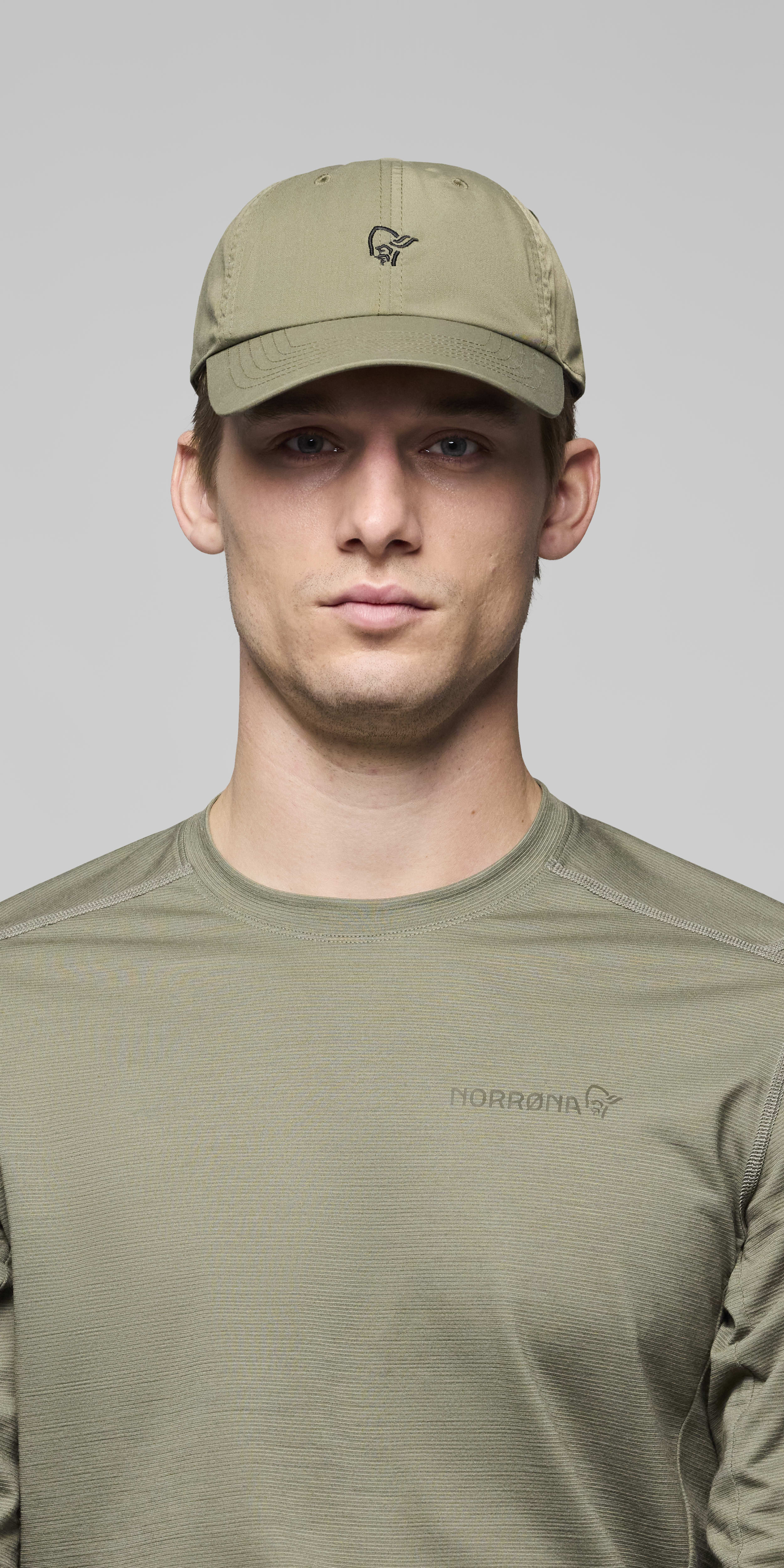Female Look front image of 29 tech sport Cap Loden Green
