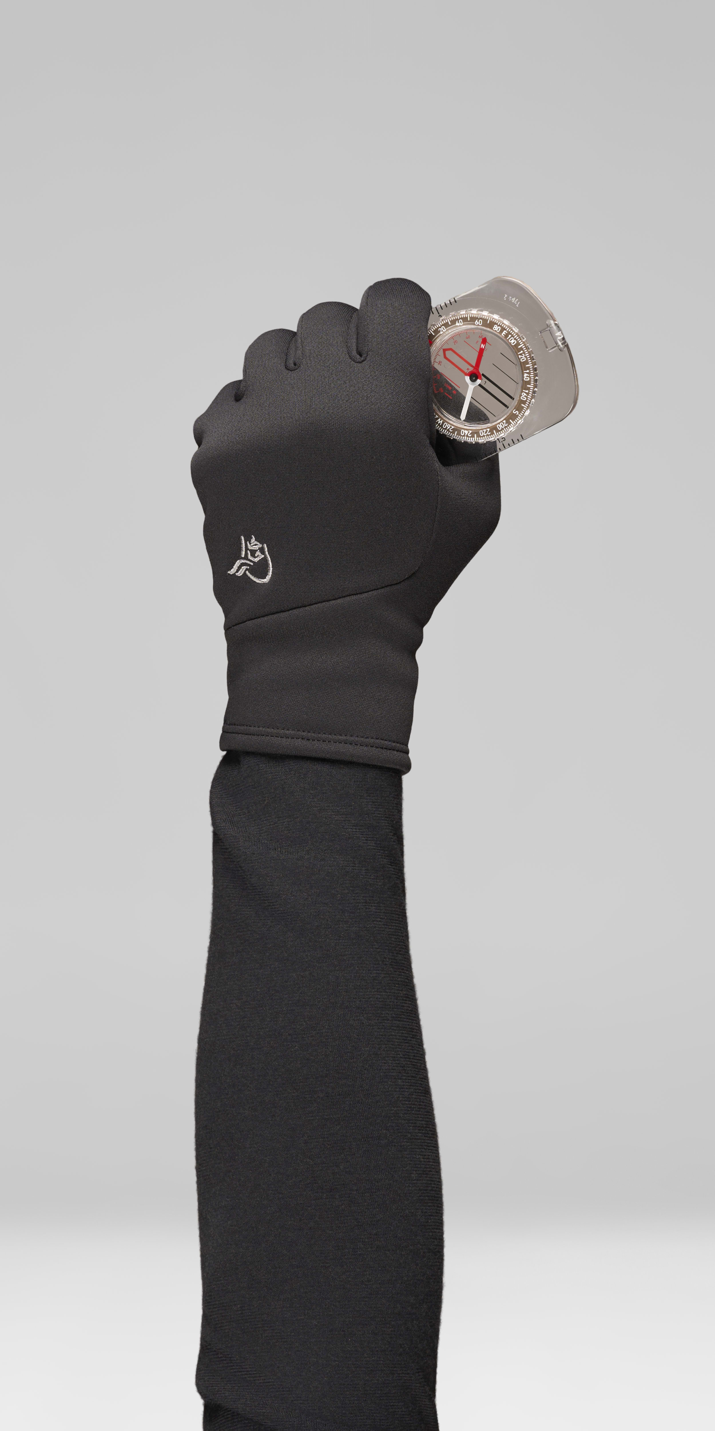 Female Look opening image of 29 warm2 stretch Gloves Caviar Black