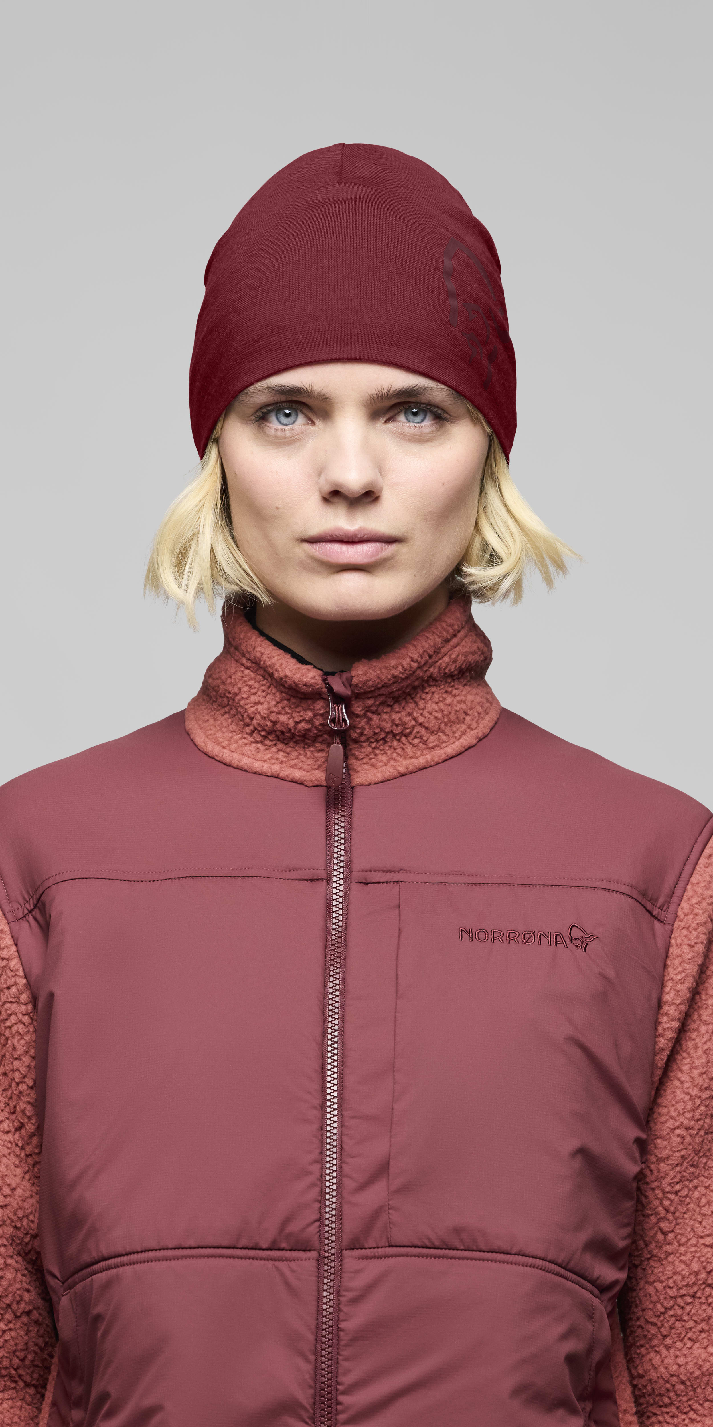 Female Look front image of 29 pureUll180 Beanie Port