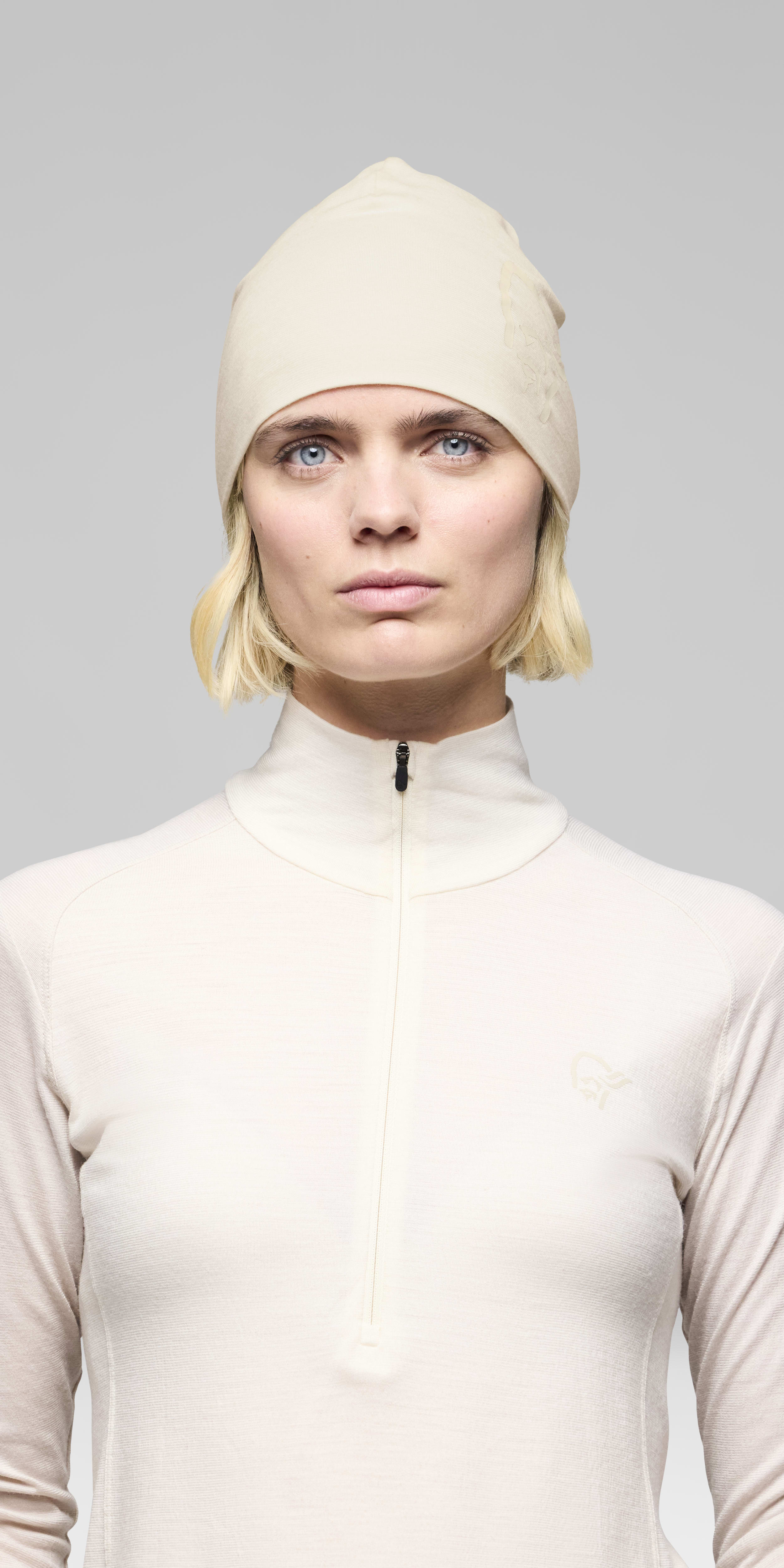 Female Look front image of 29 pureUll180 Beanie Whisper White