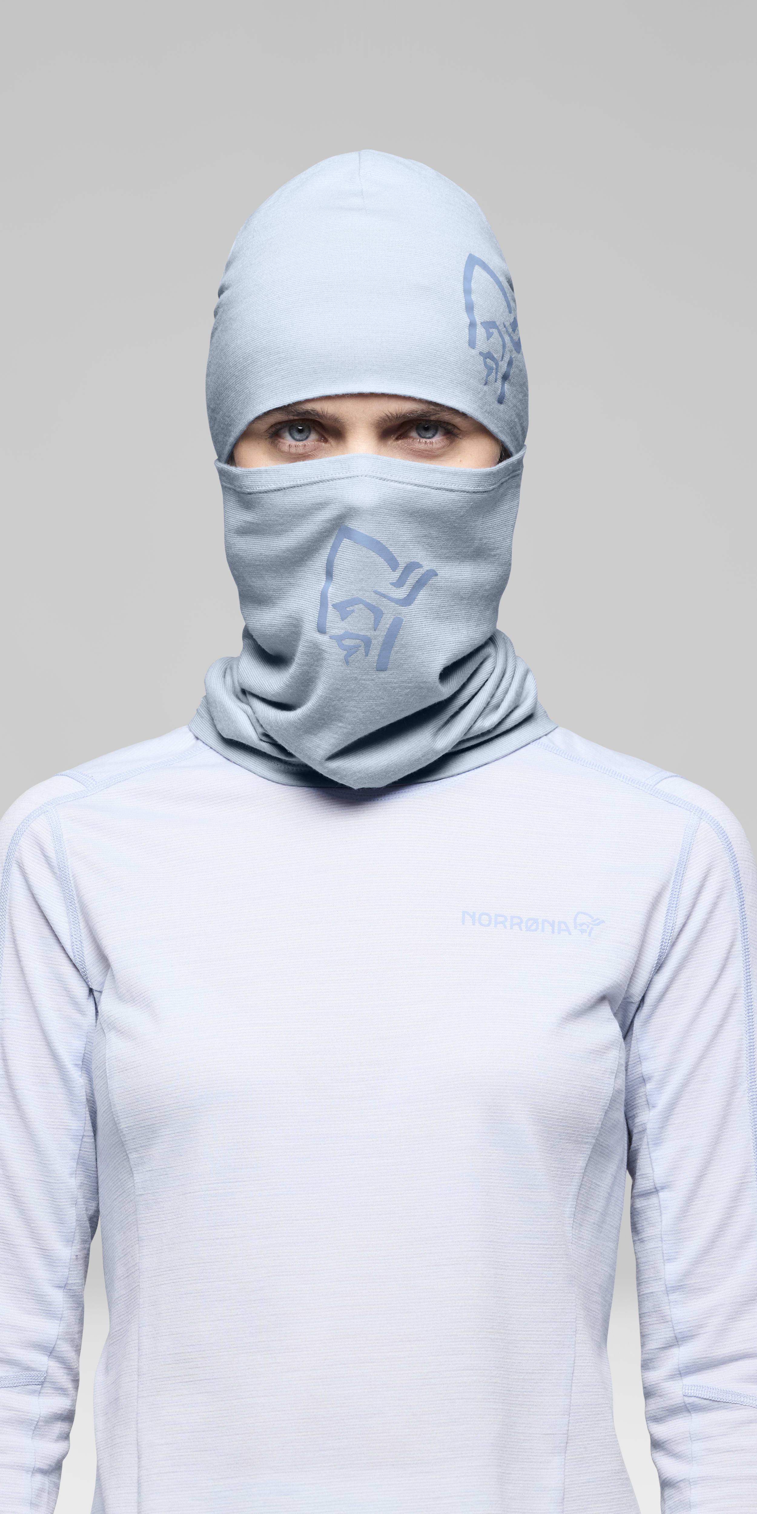 Female Look front image of 29 pureUll Neck Cashmere Blue