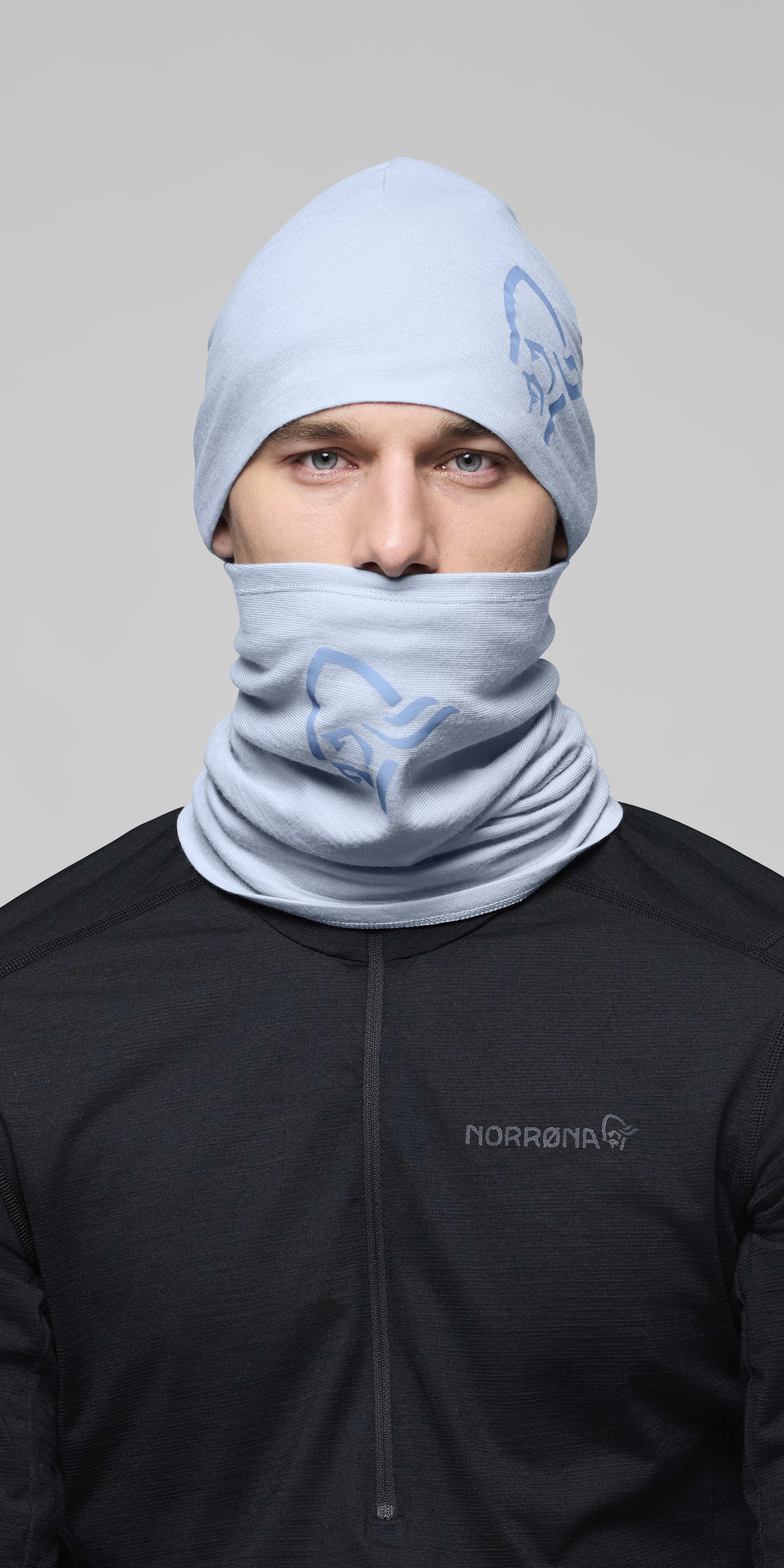 Female Look front image of 29 pureUll Neck Cashmere Blue