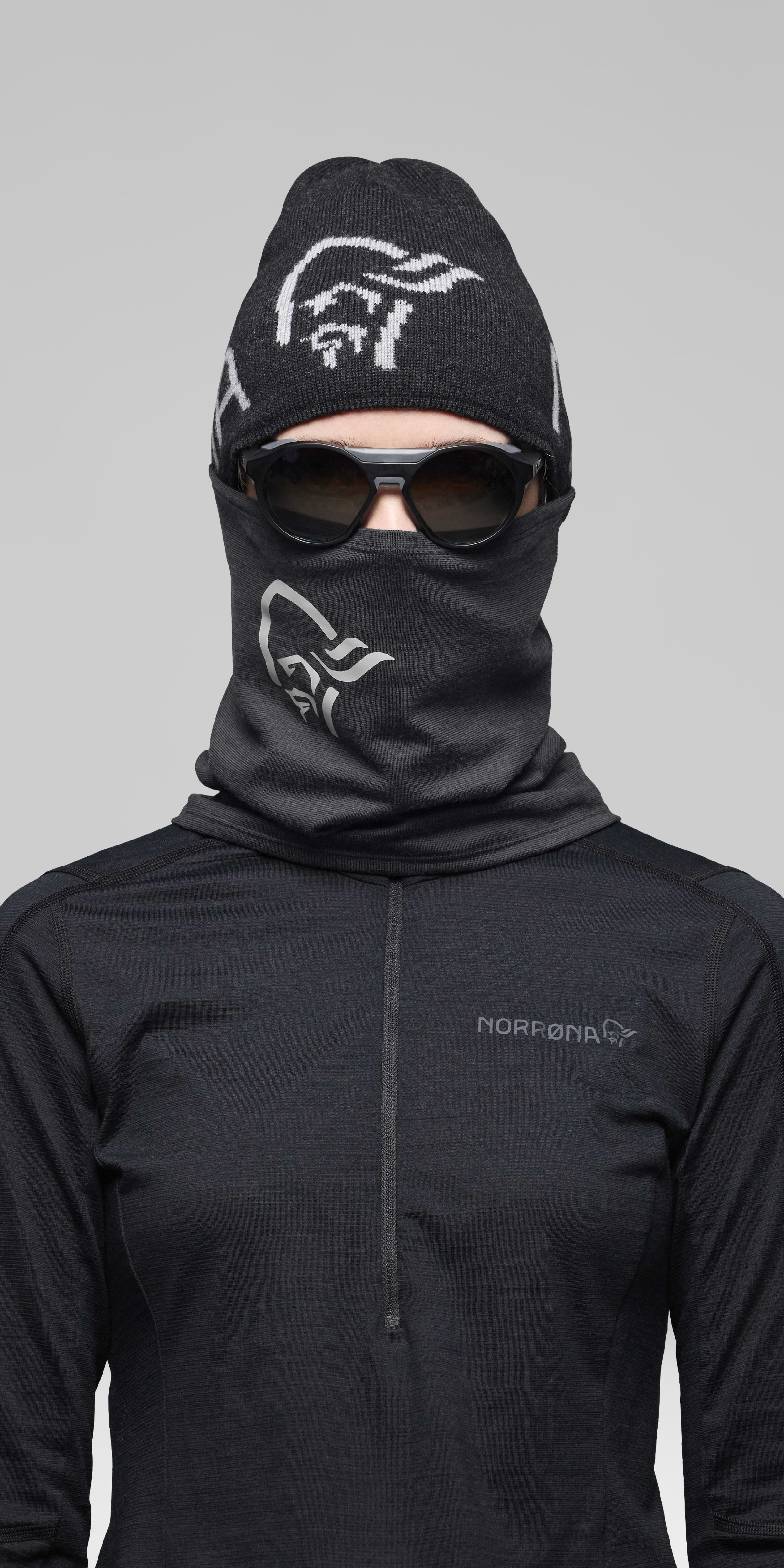 Female Look front image of 29 pureUll Neck Caviar Black