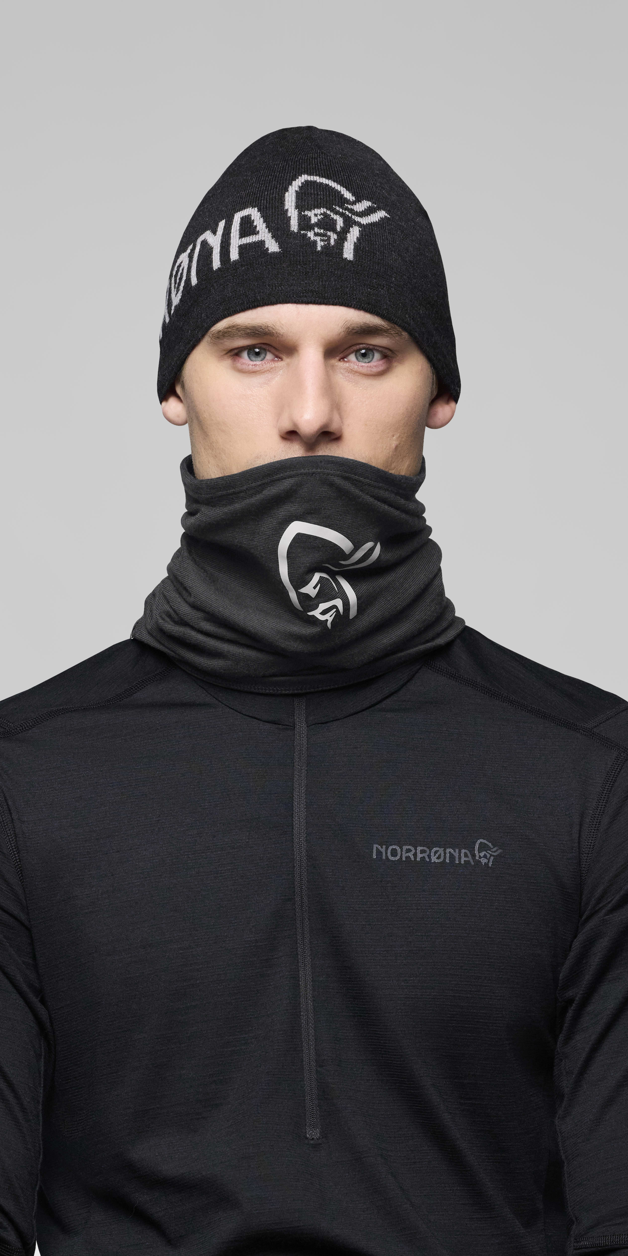 Female Look front image of 29 pureUll Neck Caviar Black