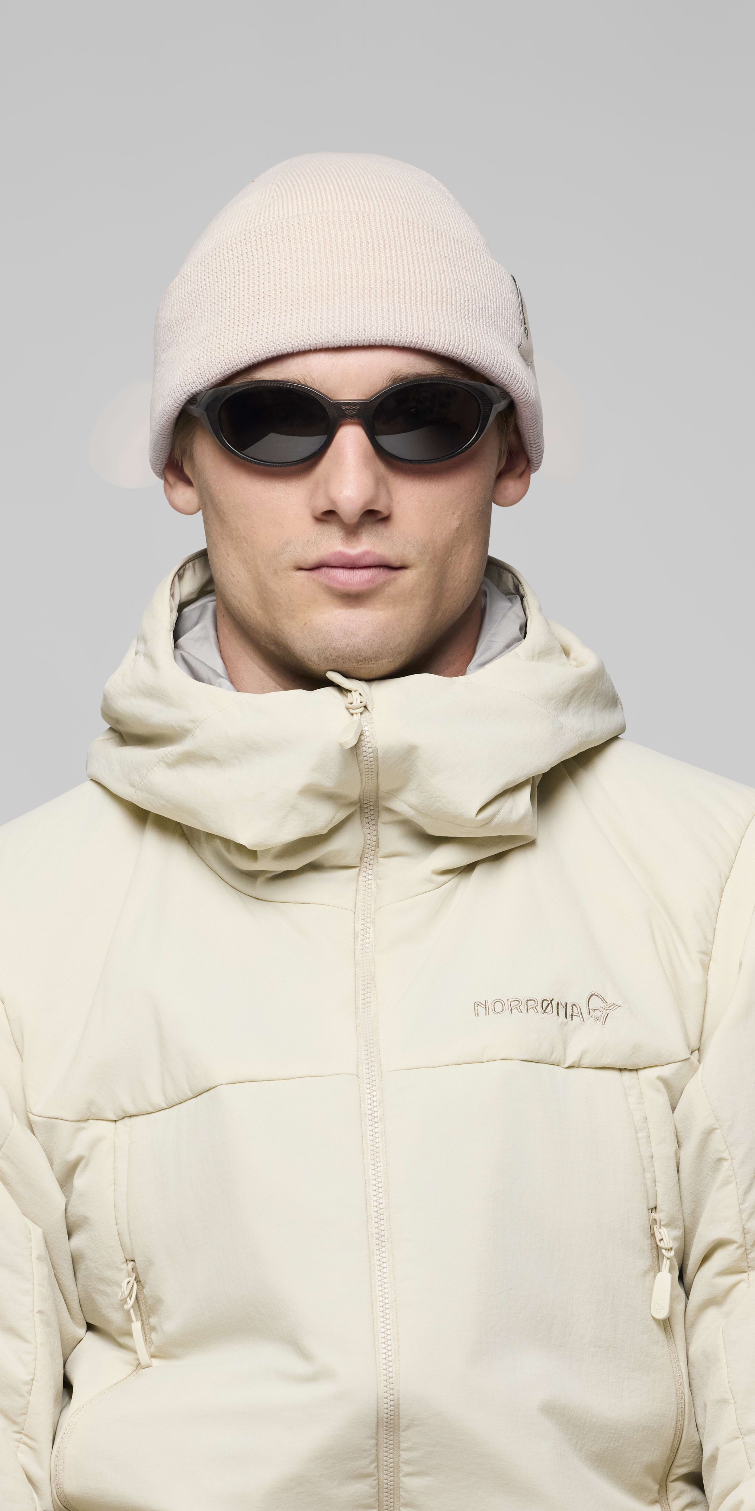 Female Look front image of 29 equaliser Beanie Oatmeal