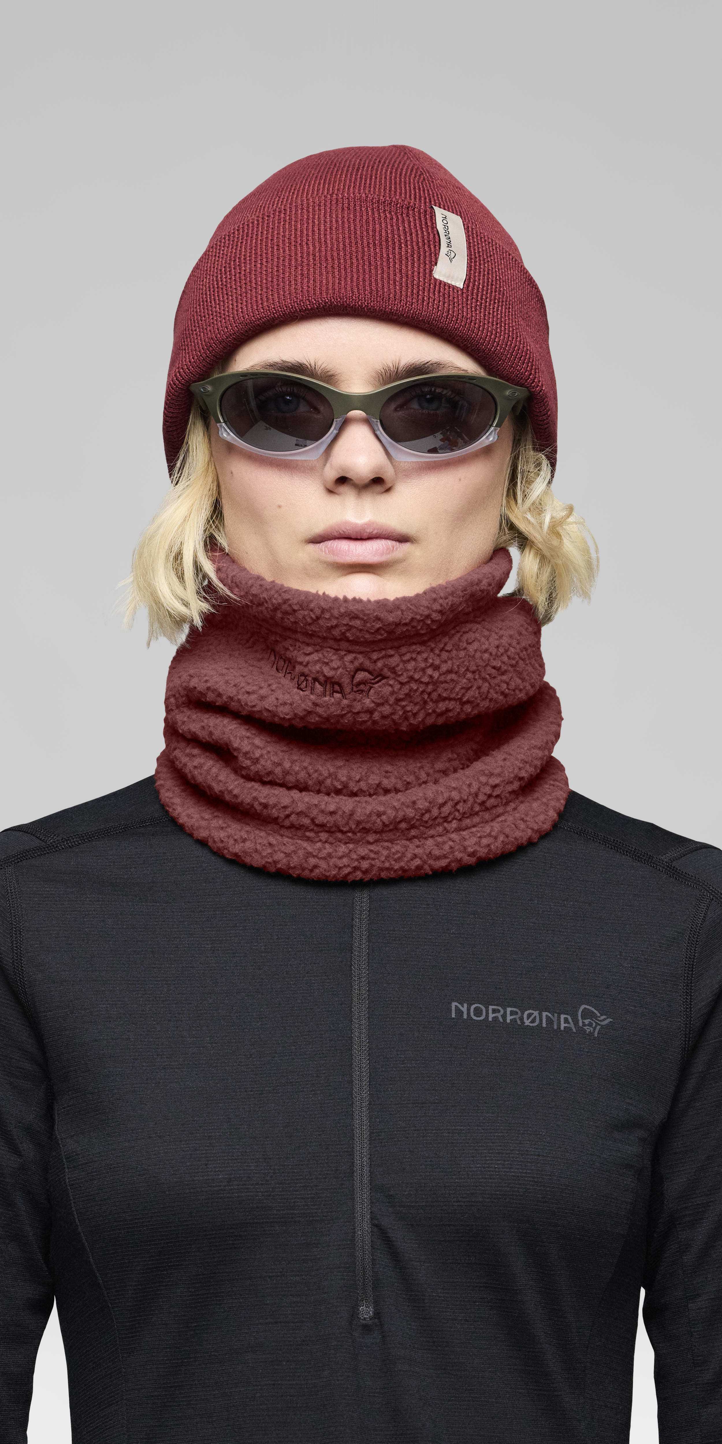 Female Look front image of 29 warm3 Neck Port