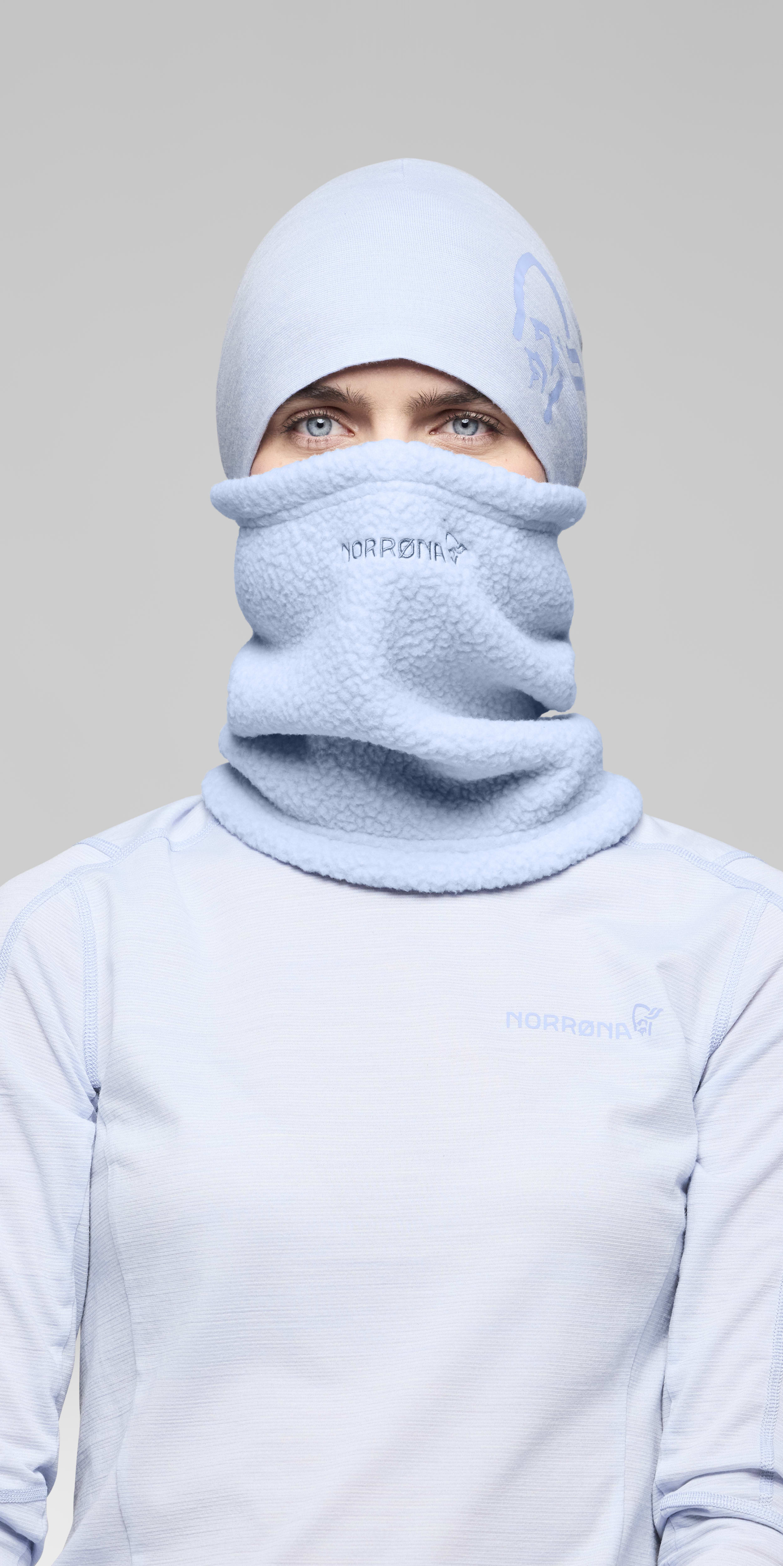 Female Look front image of 29 warm3 Neck Cashmere Blue