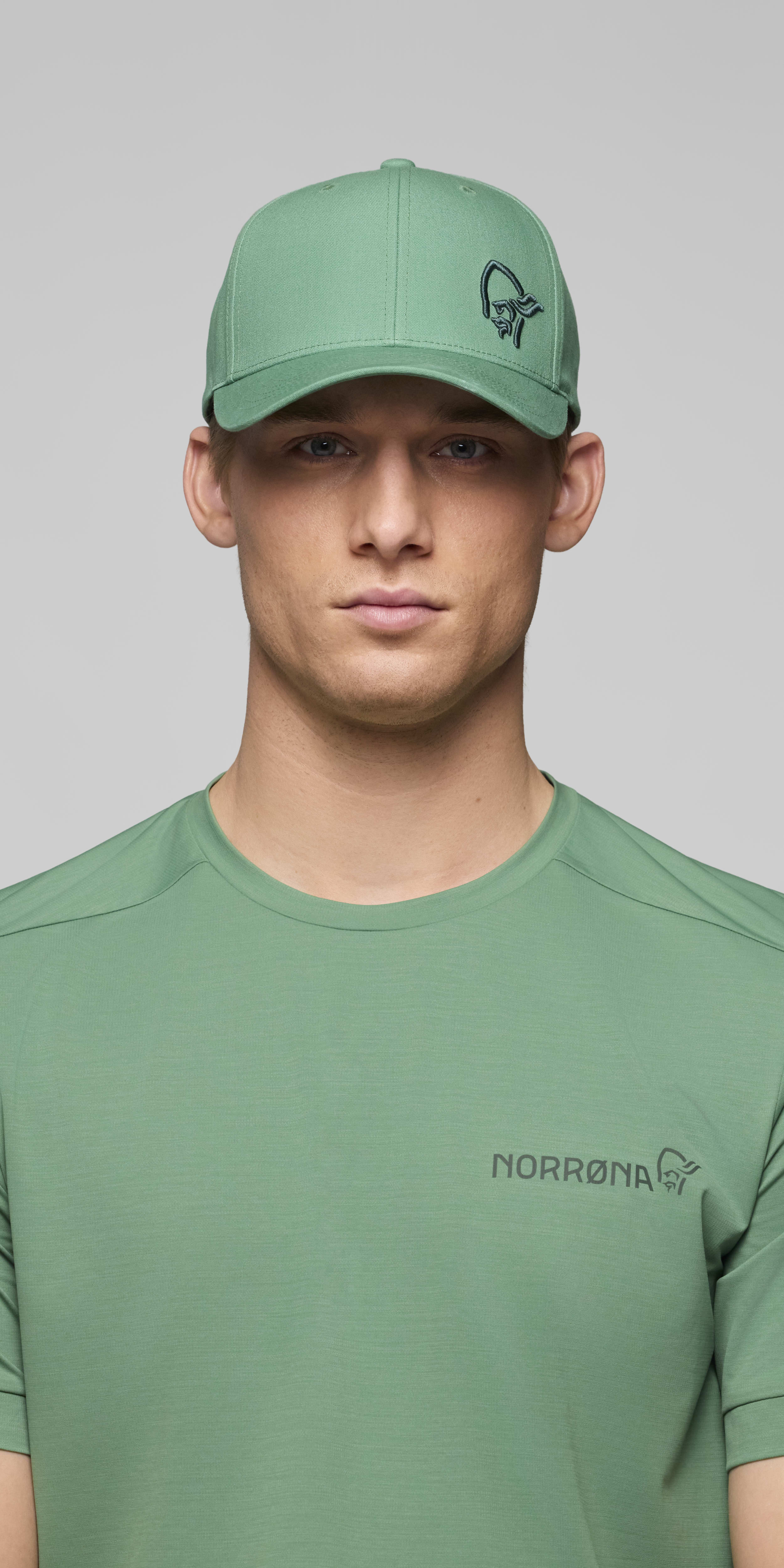 Female Look front image of 29 cotton trucker Cap Peppermint