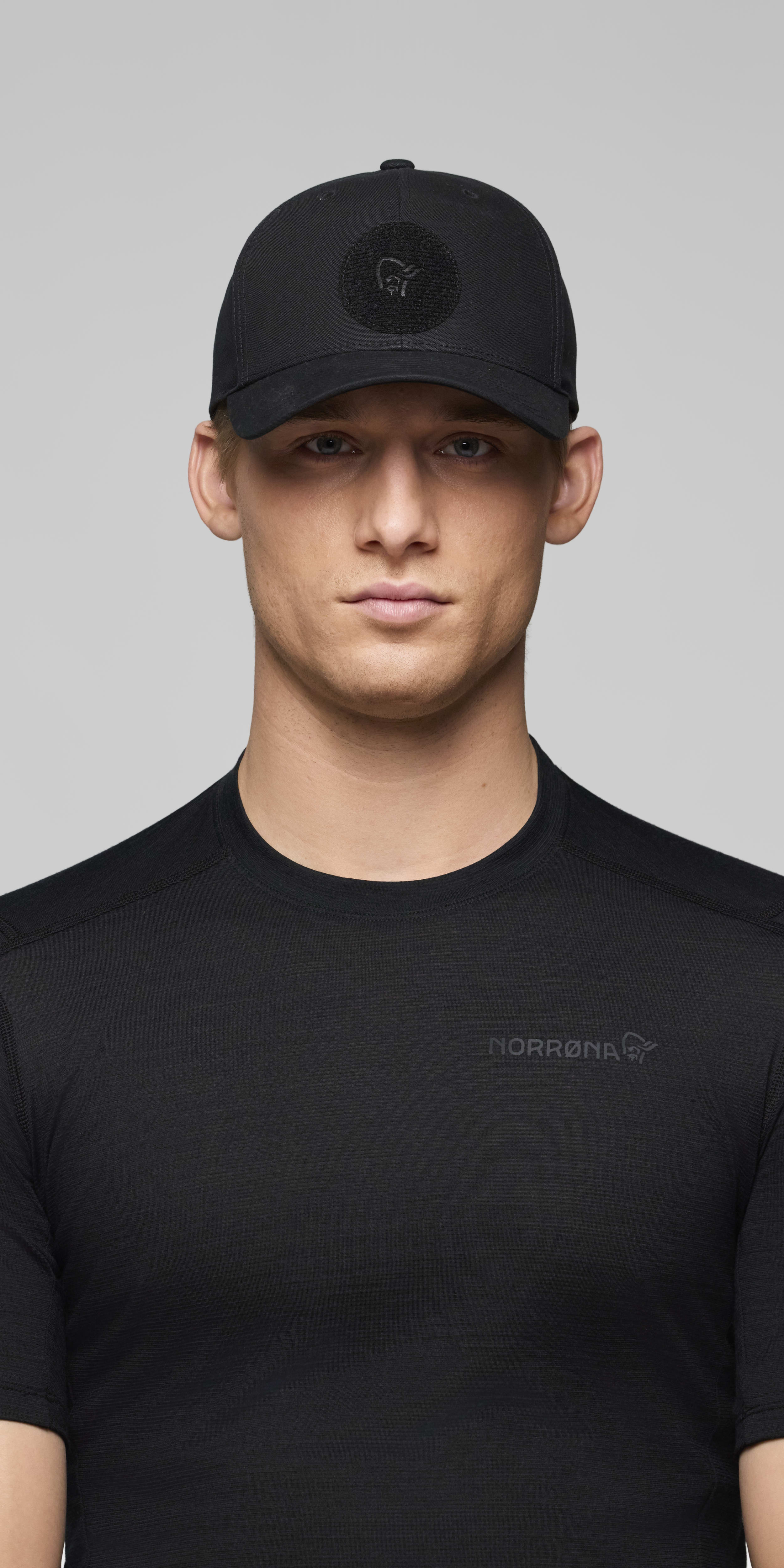 Female Look front image of 29 cotton patch Cap Caviar Black