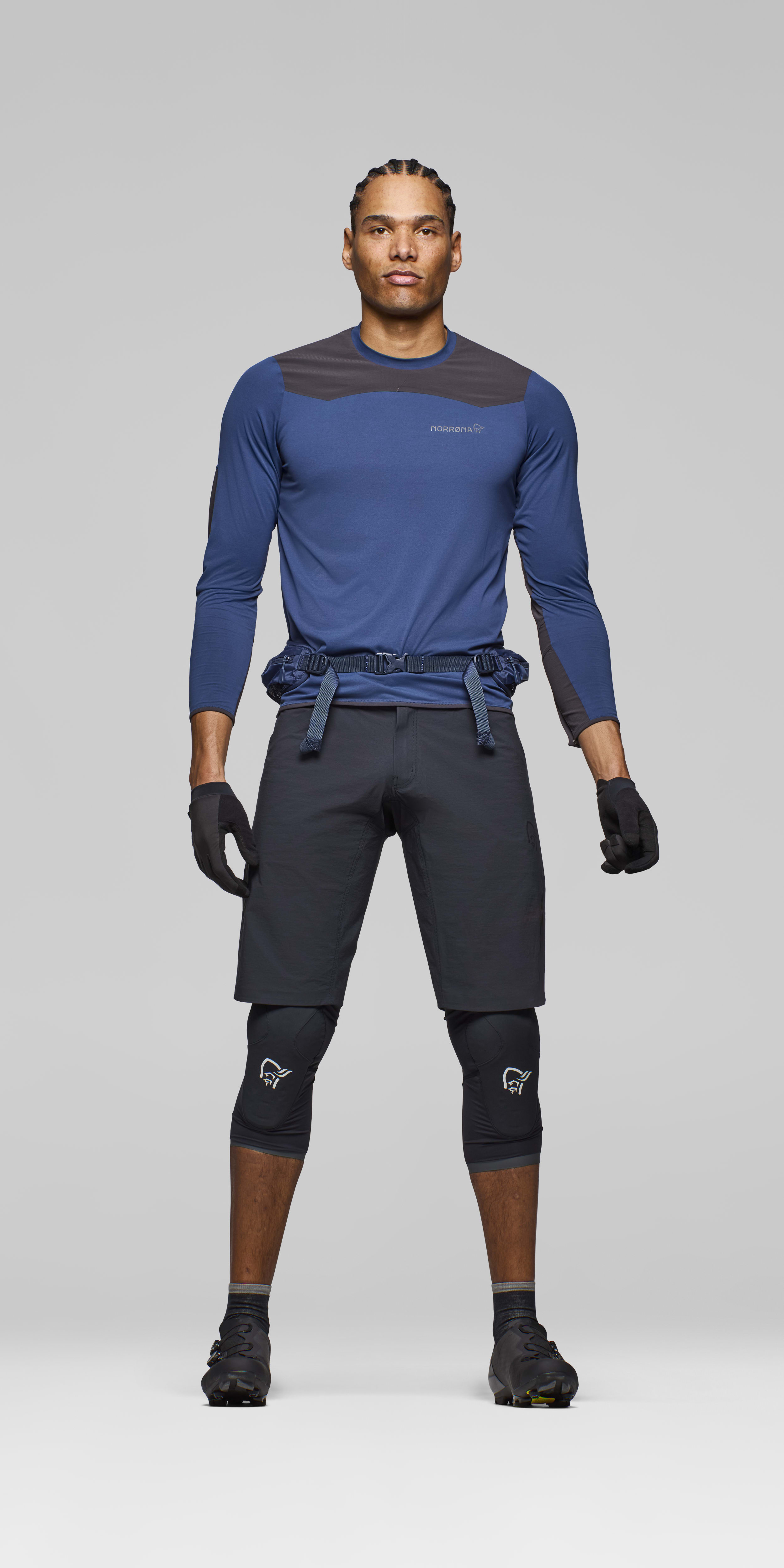 Male Look front image of skibotn flex1 Shorts Caviar Black