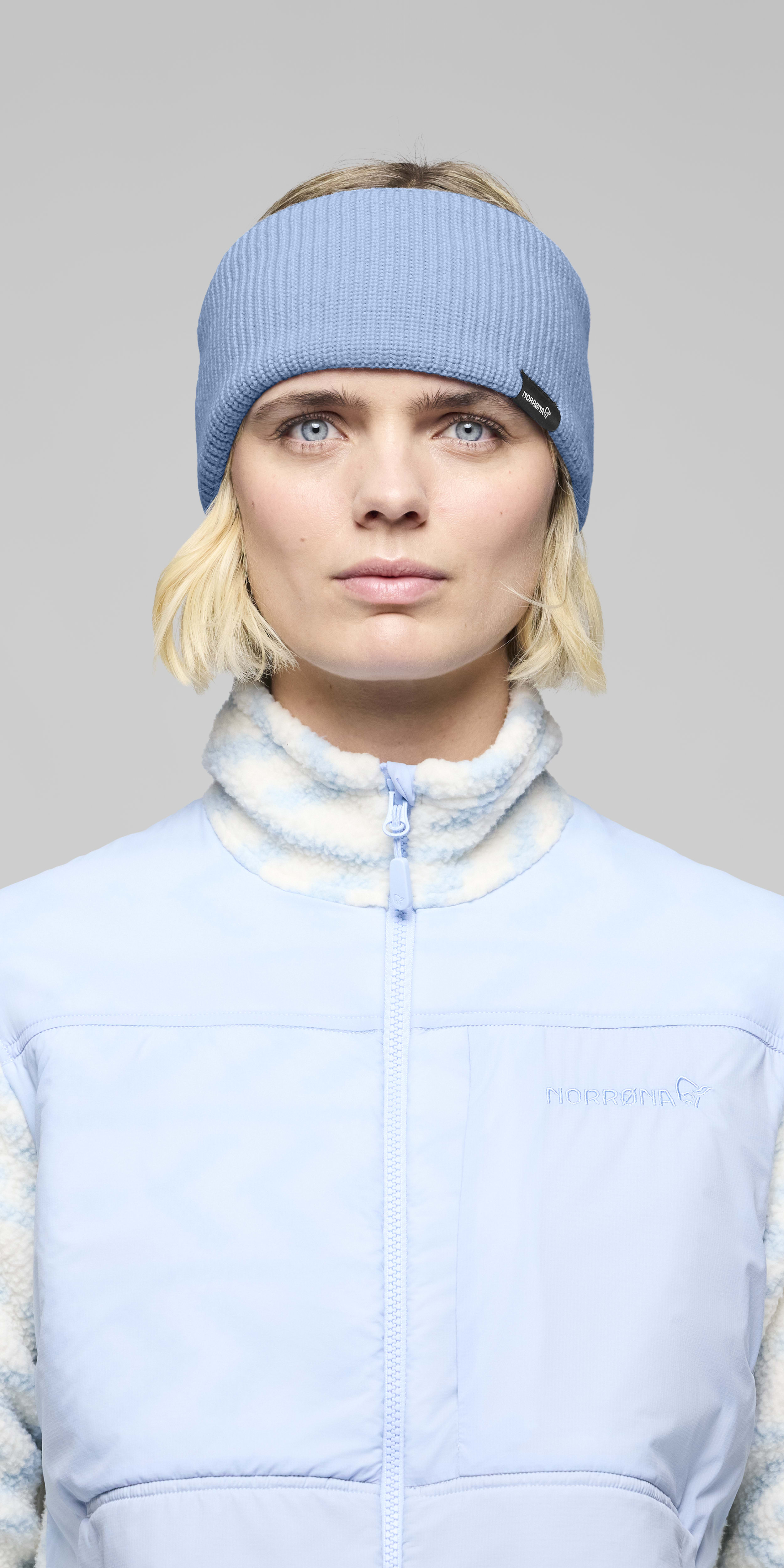 Female Look front image of 29 heavy merinoUll Headband Allure