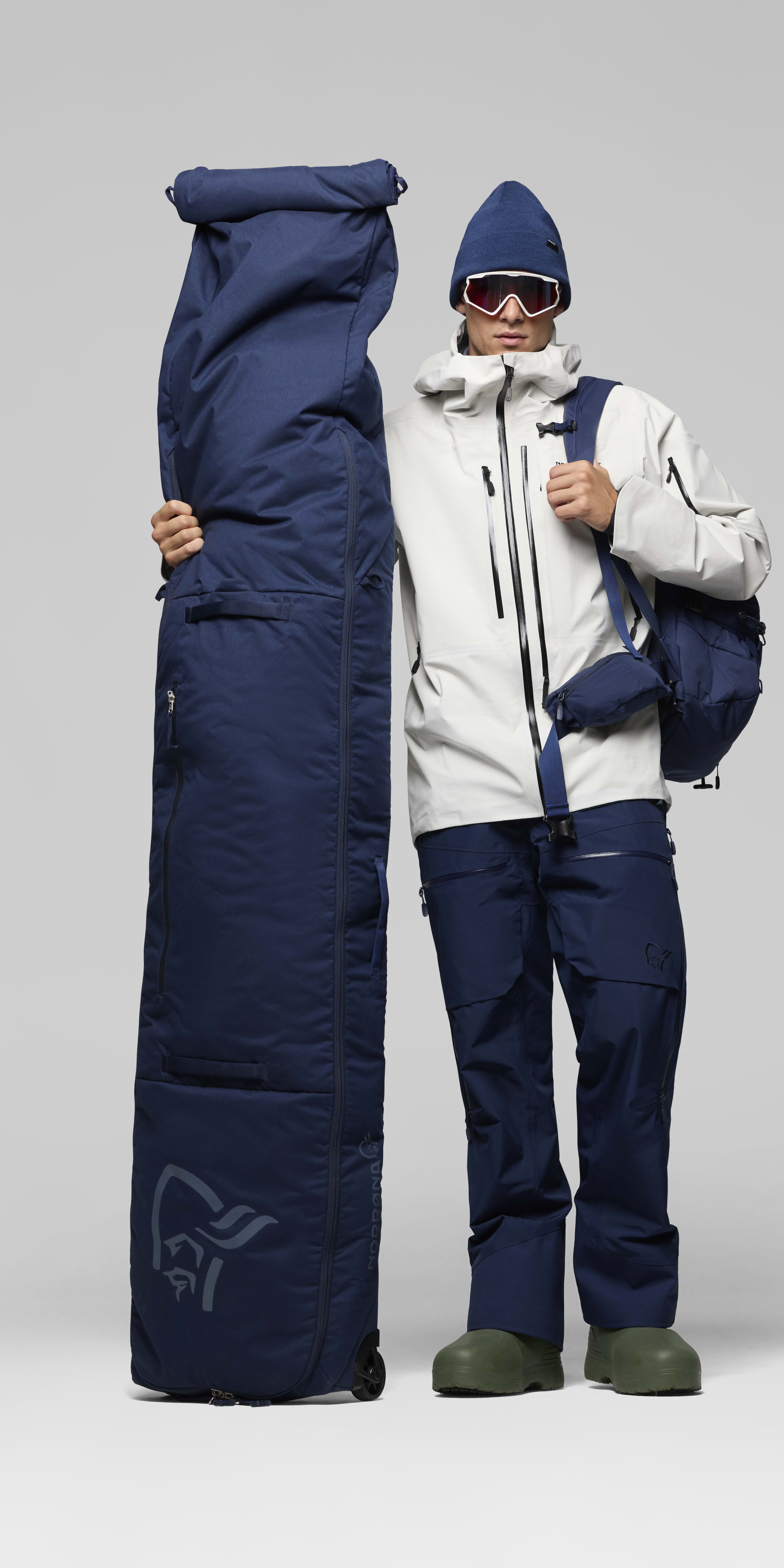 Female Look opening image of norrona XL Ski Bag Indigo Night