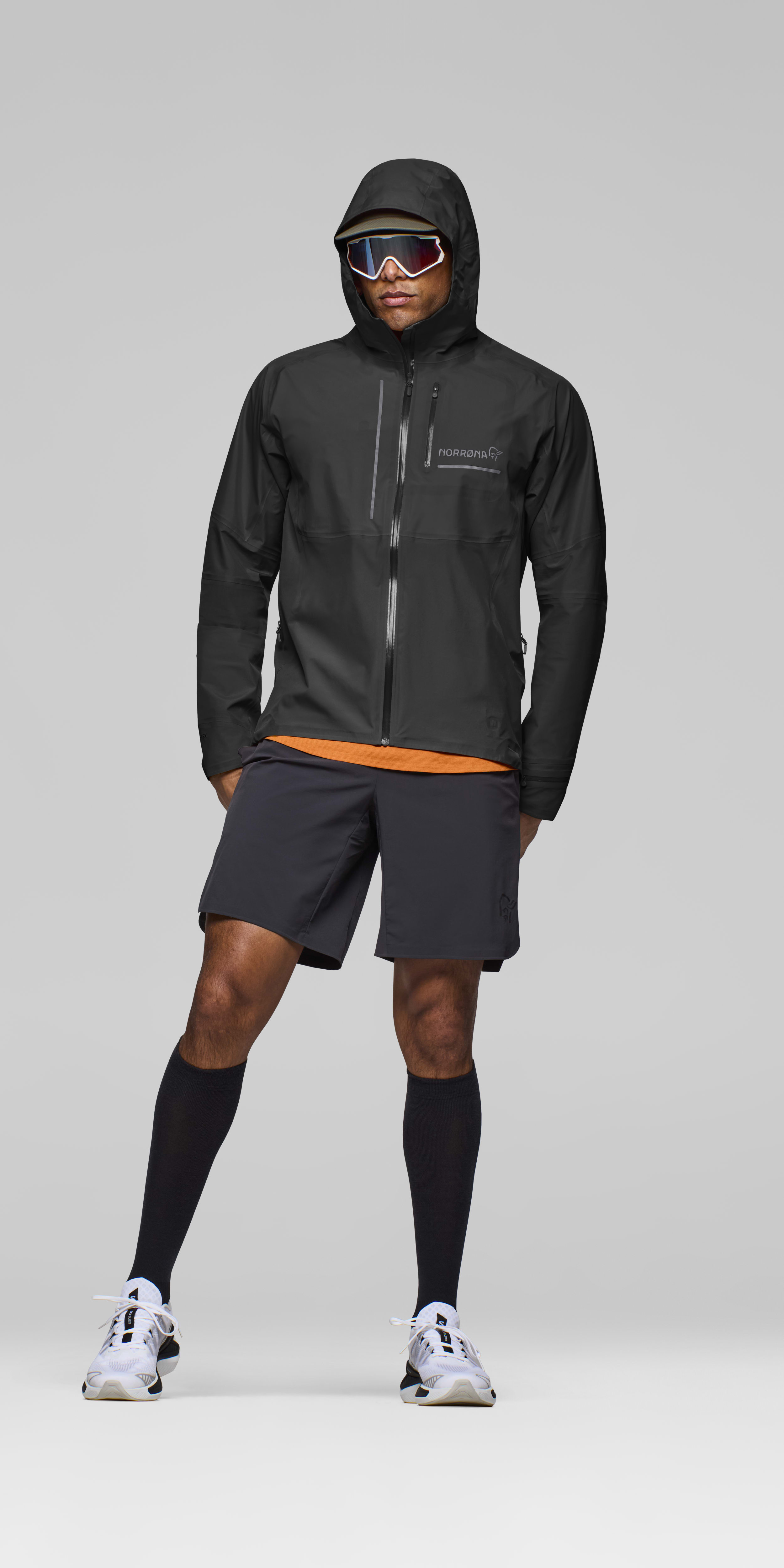 Male Look front image of senja Gore-Tex Jacket Caviar Black