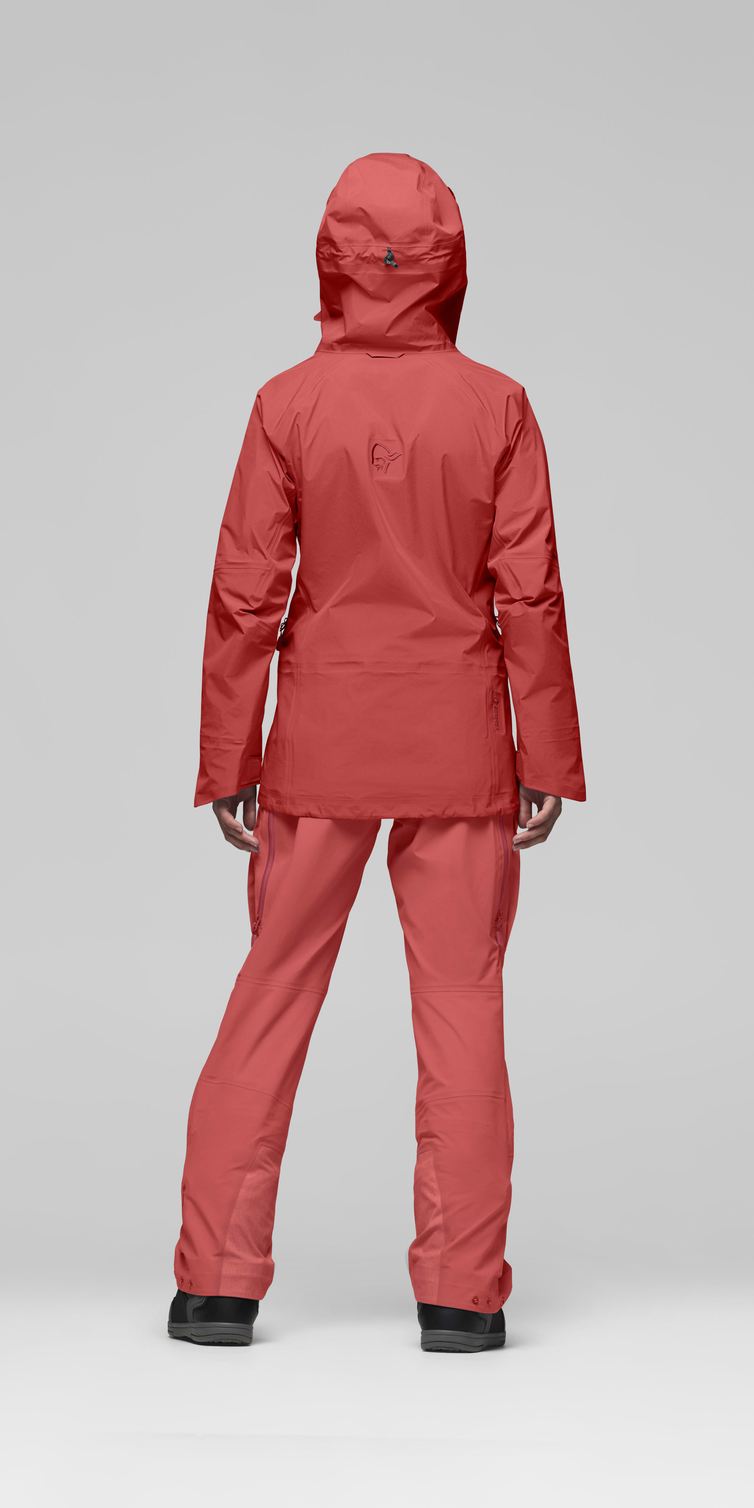 Female Look back image of more Gore-Tex Jacket Baked Apple