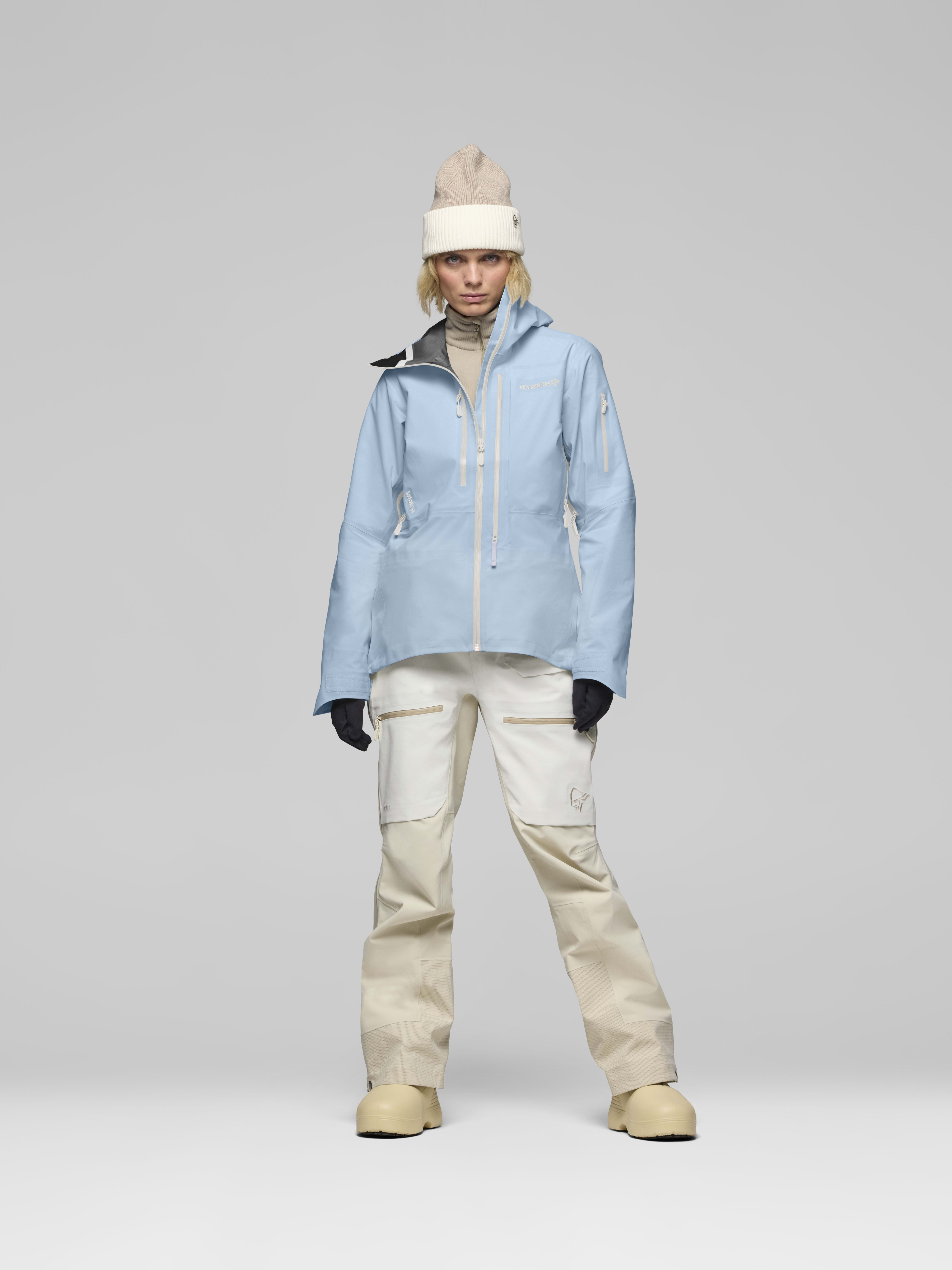 Female Look front image of lofoten Gore-Tex Pro Jacket Cashmere Blue
