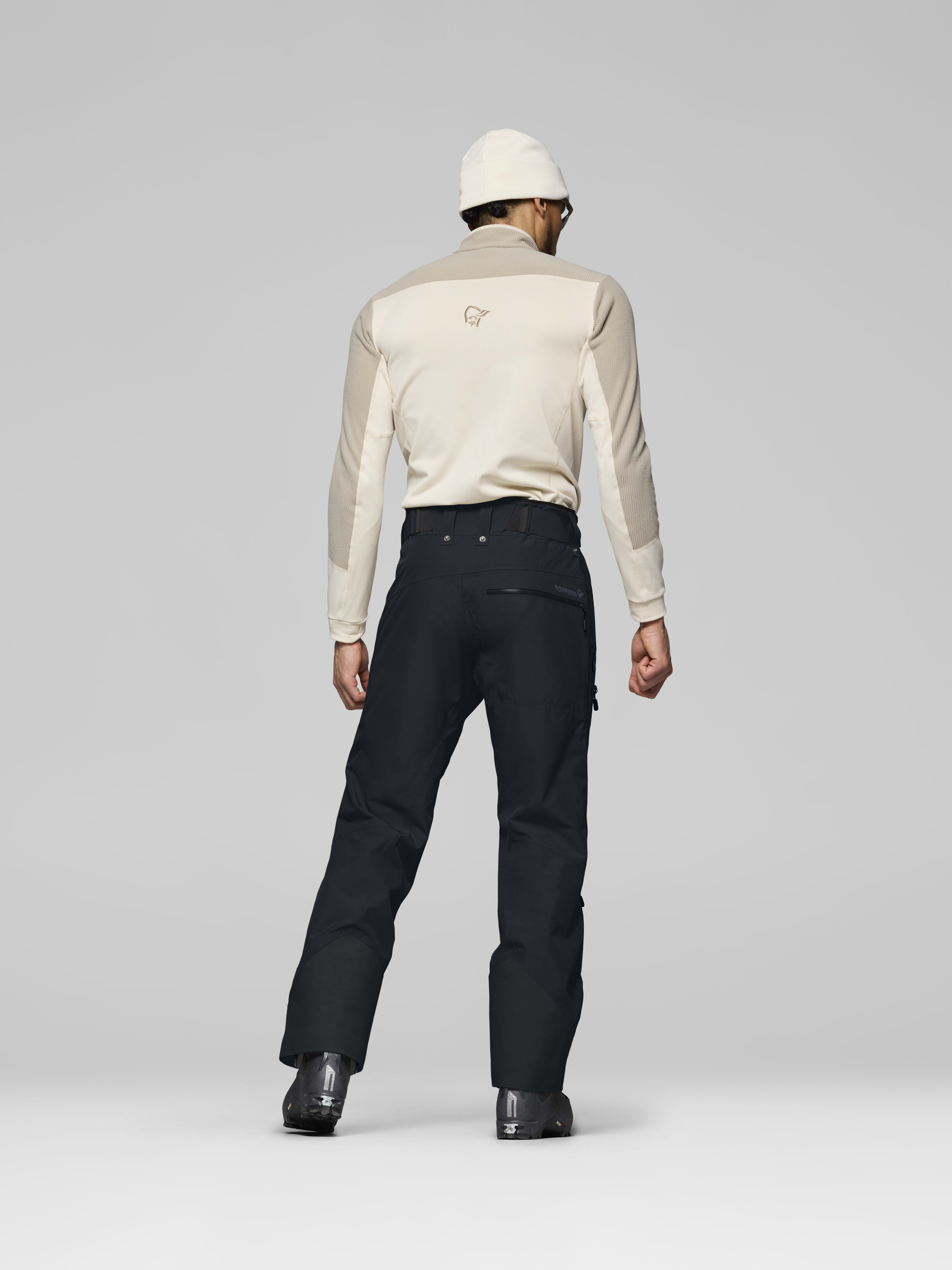 Male Look back image of lofoten Gore-Tex Insulated short Pants Caviar Black