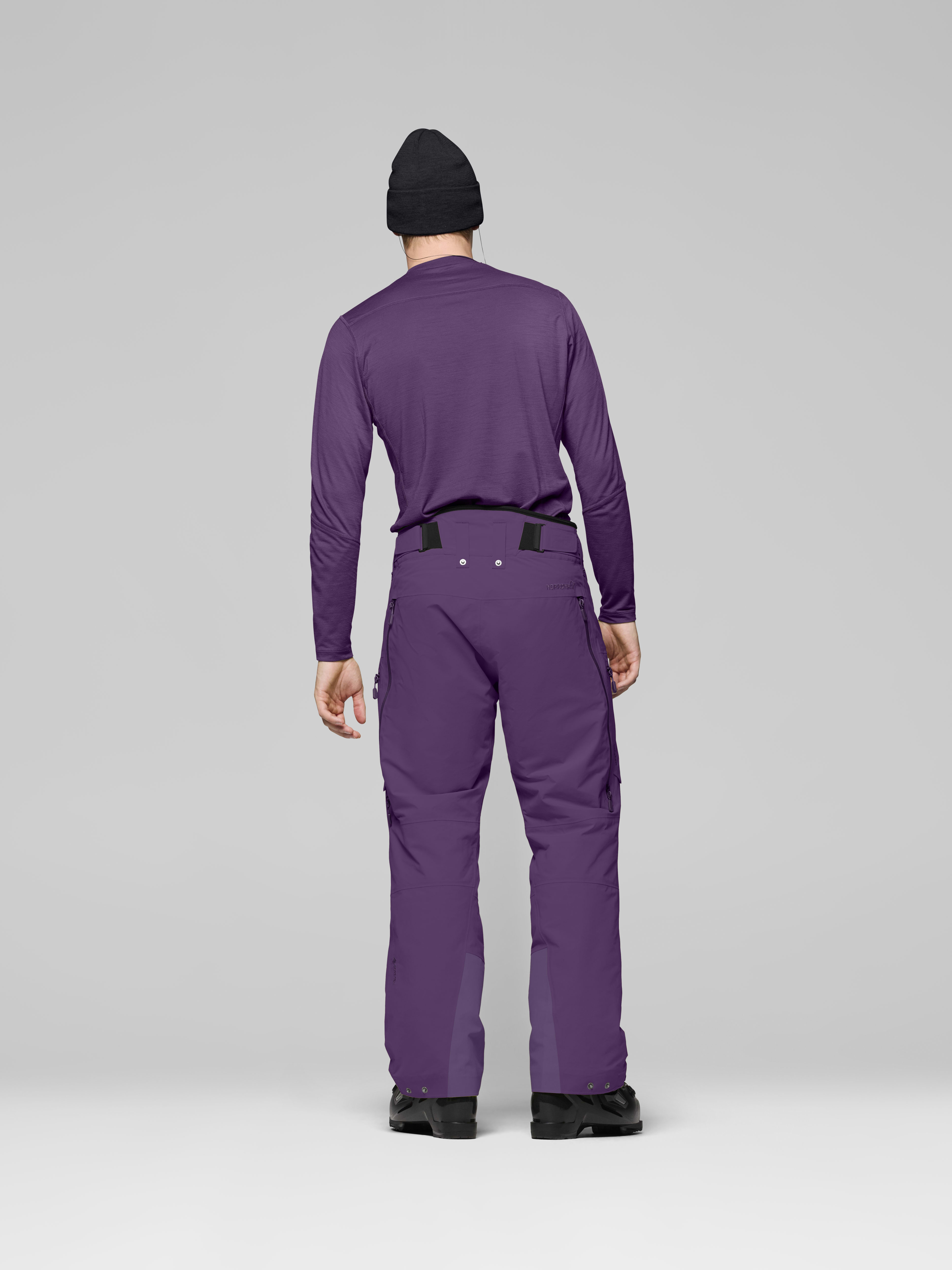Male Look back image of lofoten Gore-Tex thermo60 Pants Wineberry