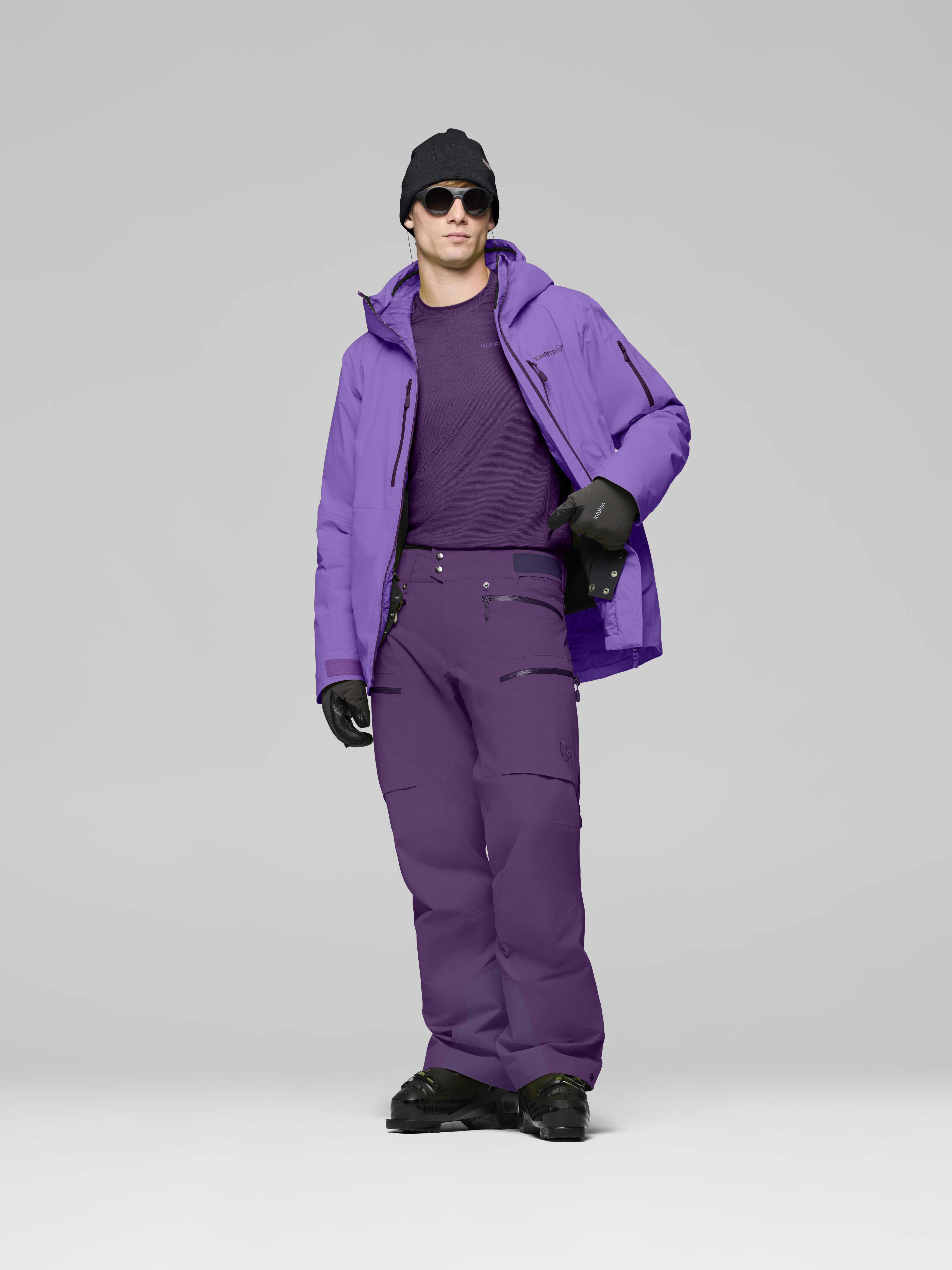 Male Look opening image of lofoten Gore-Tex thermo60 Pants Wineberry