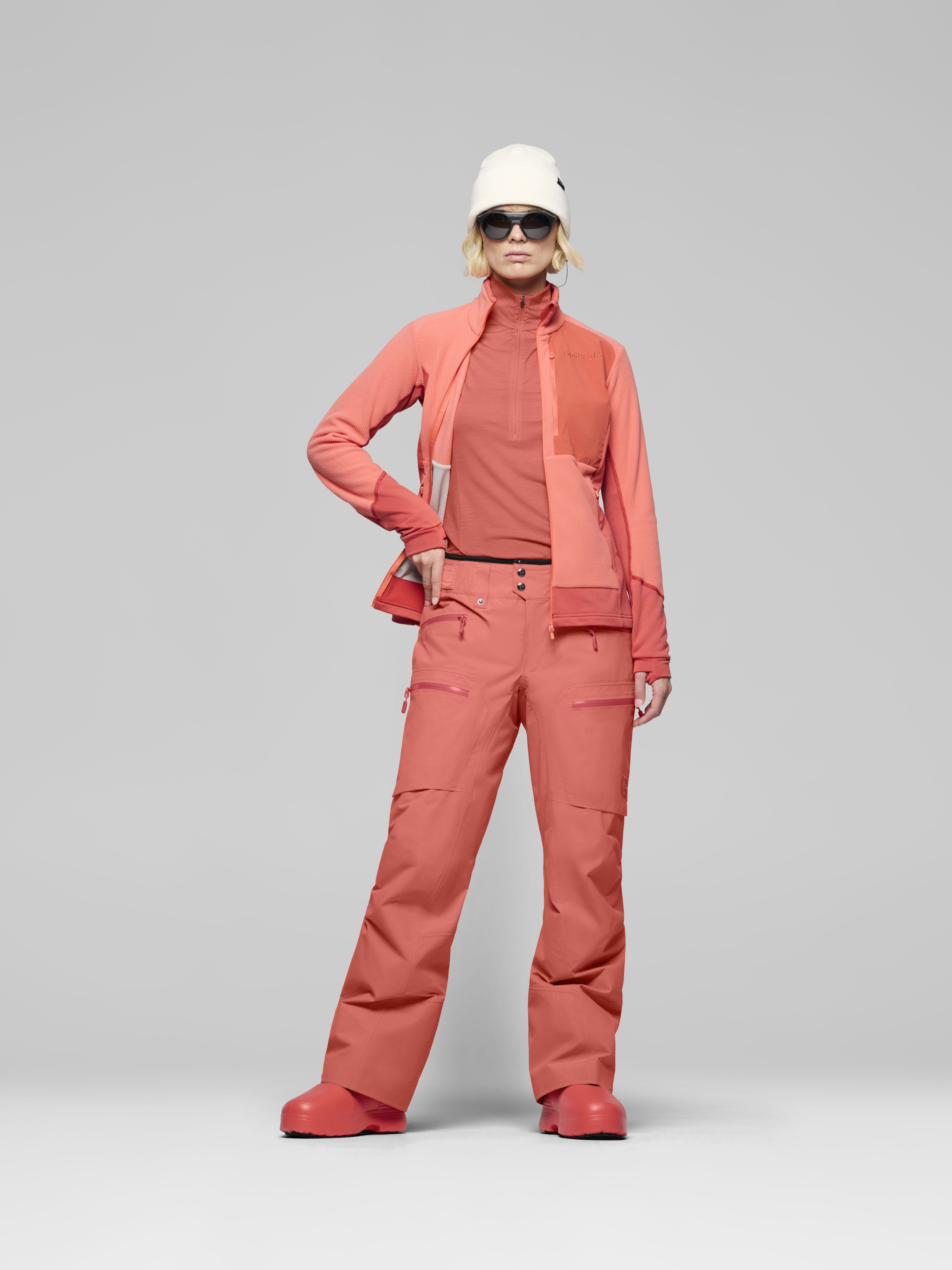 Female Look opening image of lofoten Gore-Tex thermo60 Pants Deep Sea Coral
