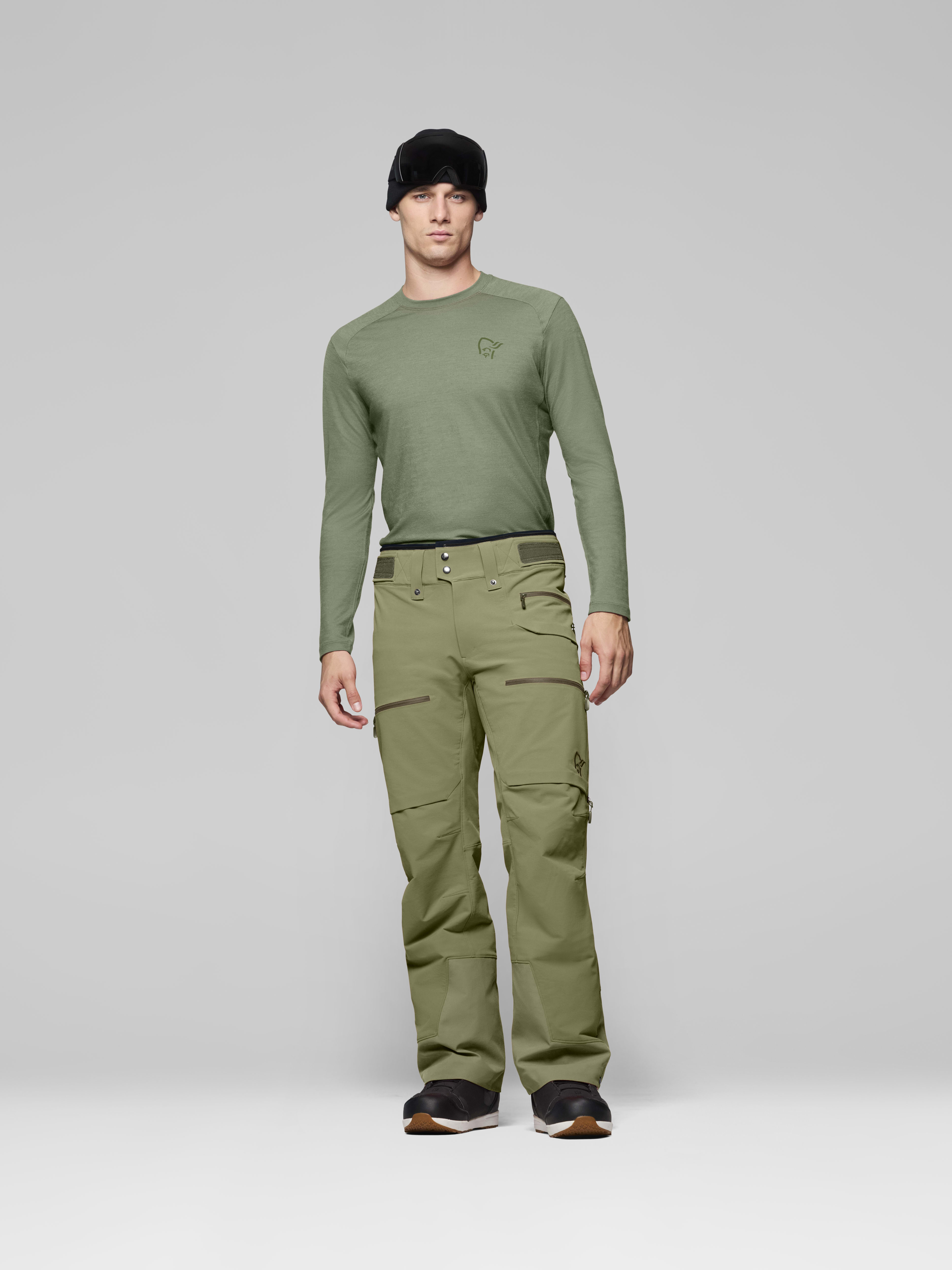 Male Look front image of lofoten flex1 Pants Deep Lichen Green