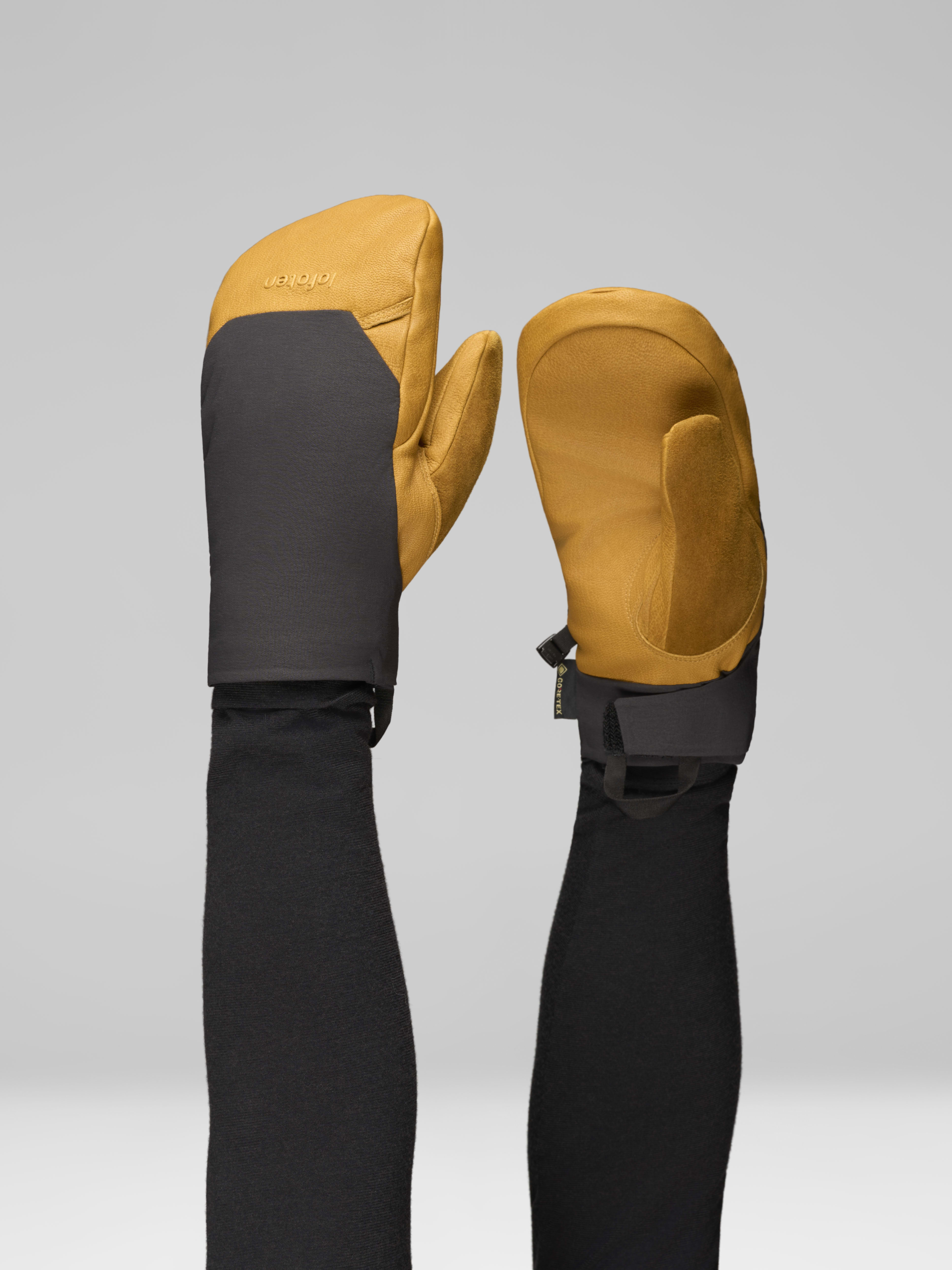 Female Look front image of lofoten Gore-Tex thermo200 short Mittens Kangaroo