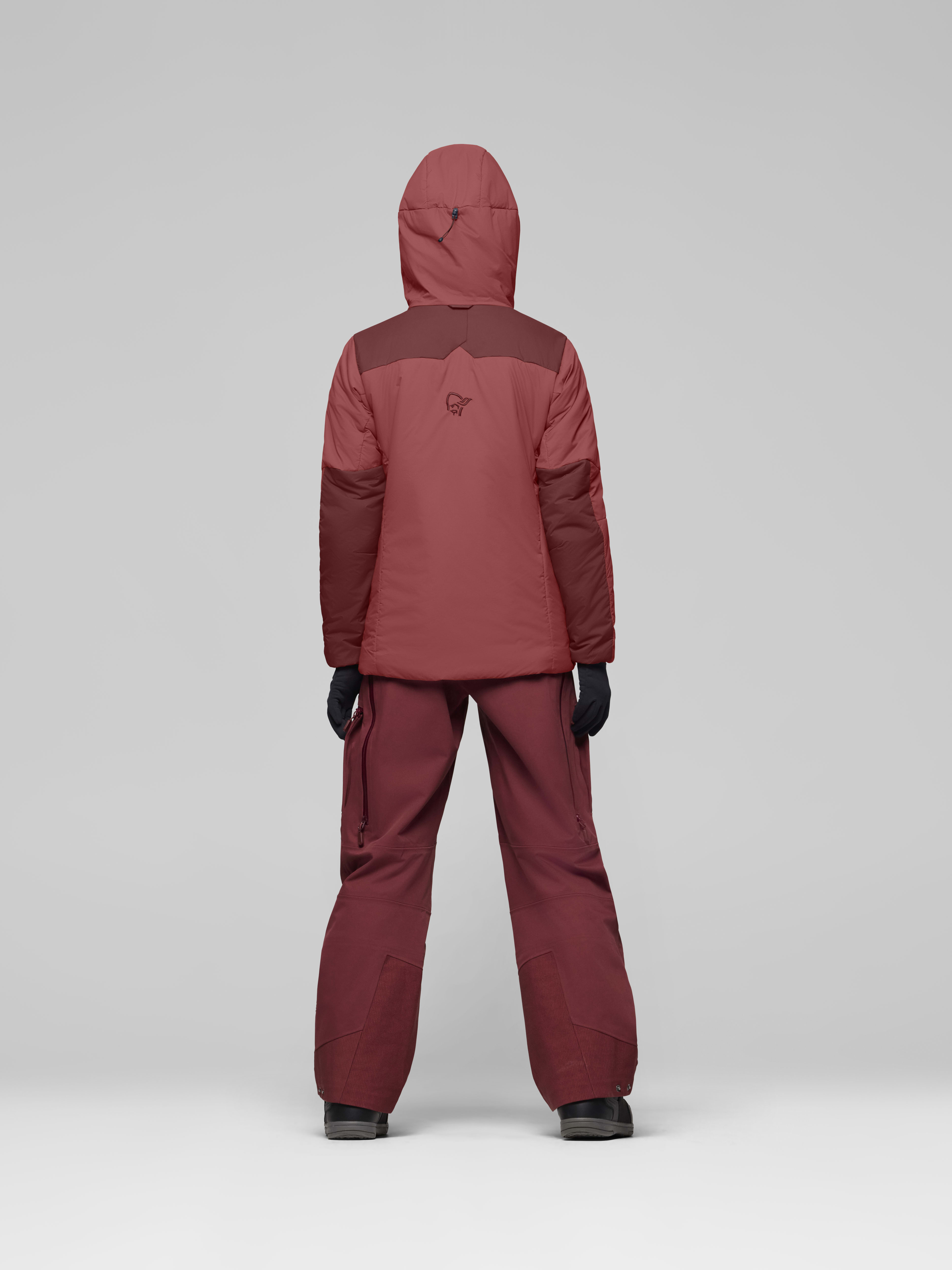 Female Look back image of tamok thermo80 Zip Hood Cowhide/Port