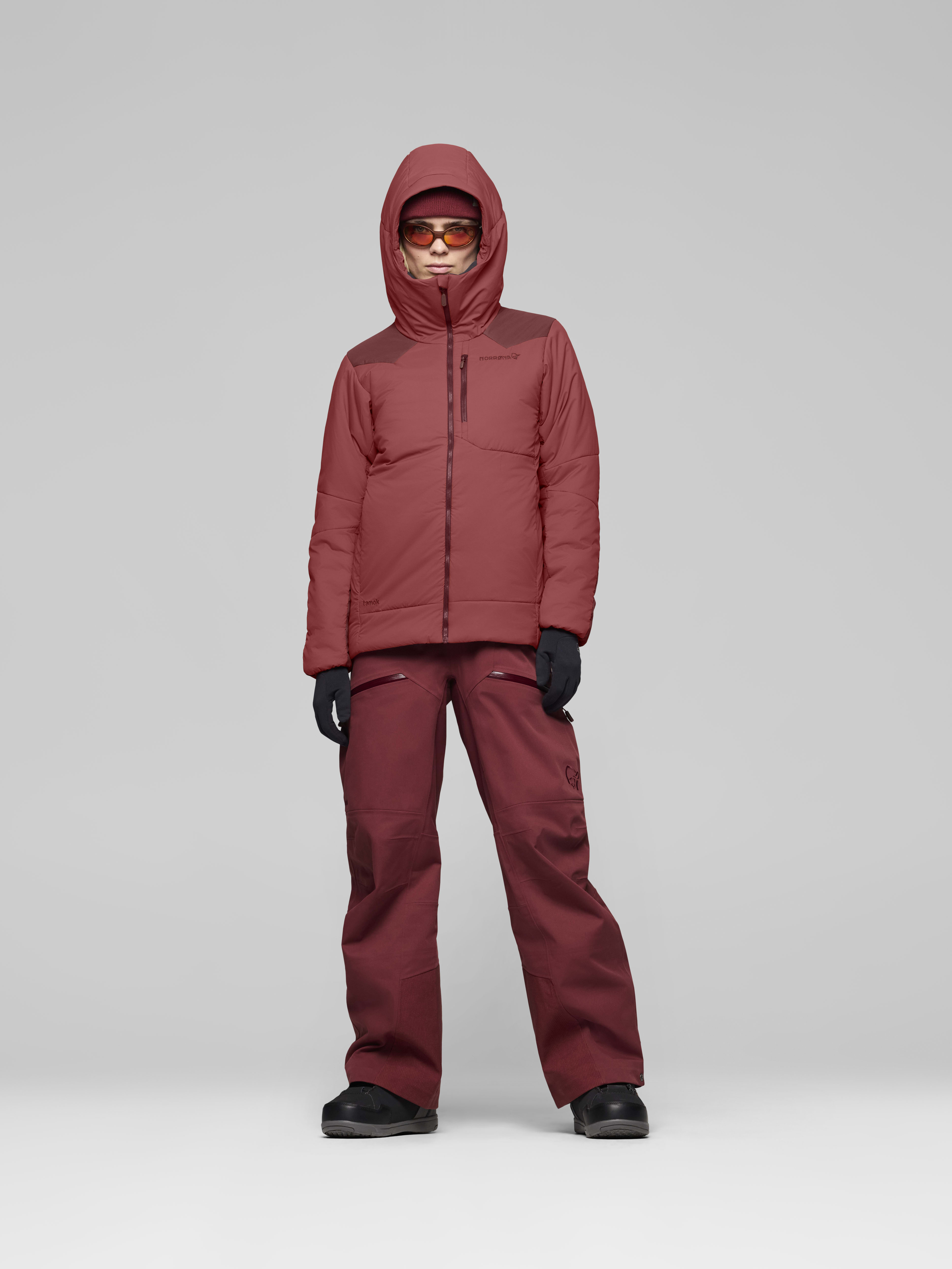 Female Look front image of tamok thermo80 Zip Hood Cowhide/Port