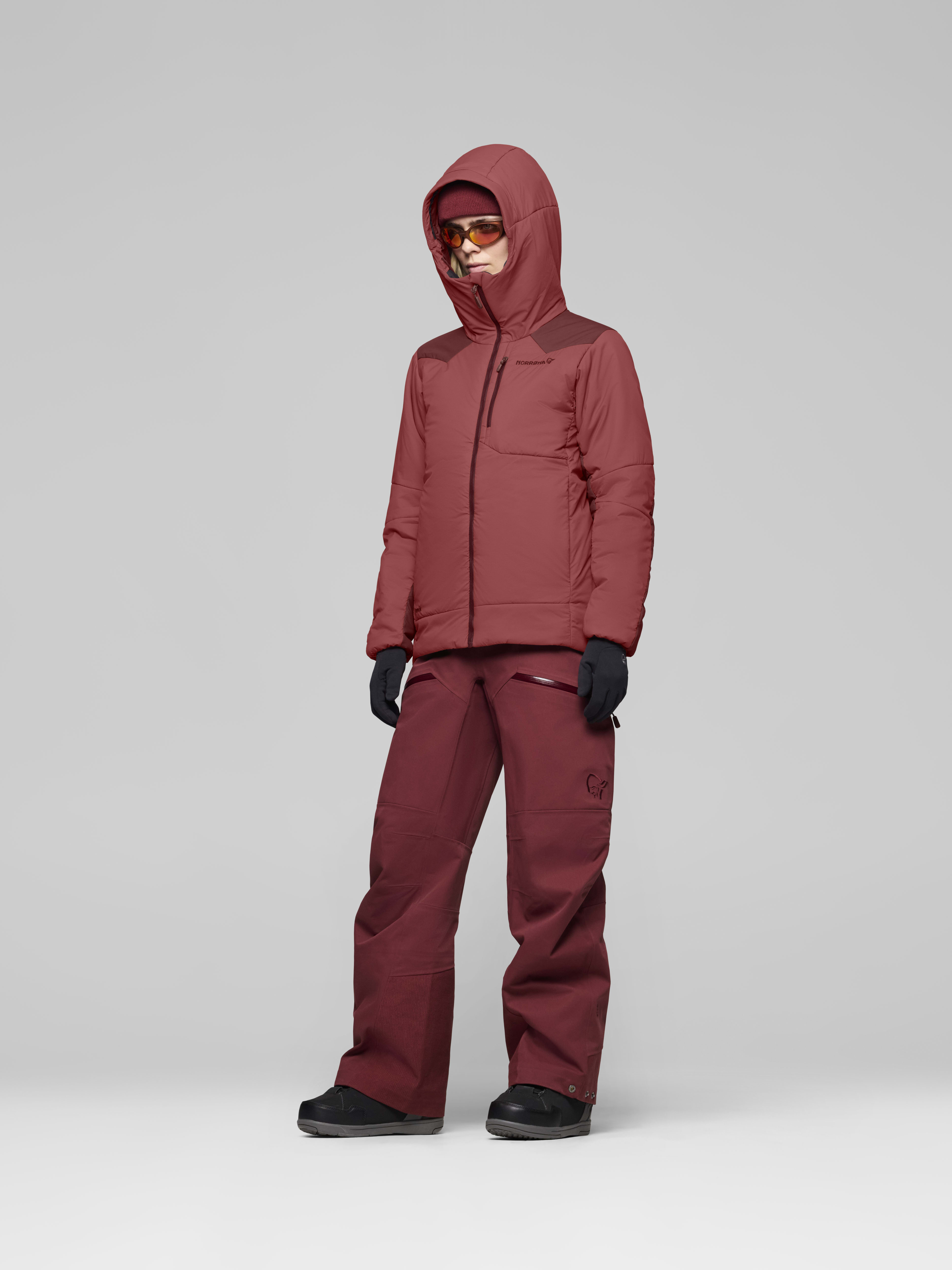 Female Look side image of tamok thermo80 Zip Hood Cowhide/Port