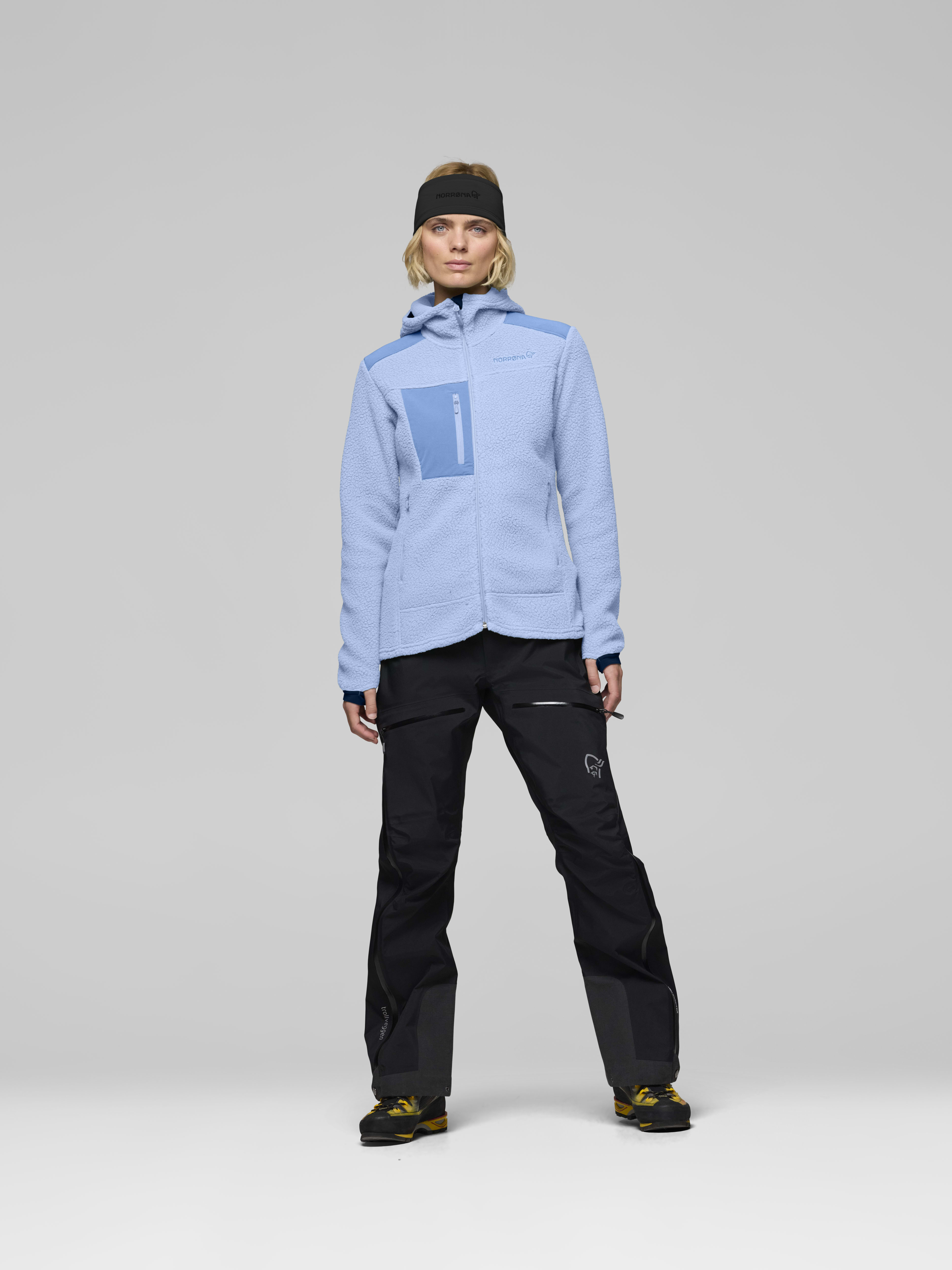 Female Look front image of trollveggen warm3 Zip Hood Cashmere Blue/Allure