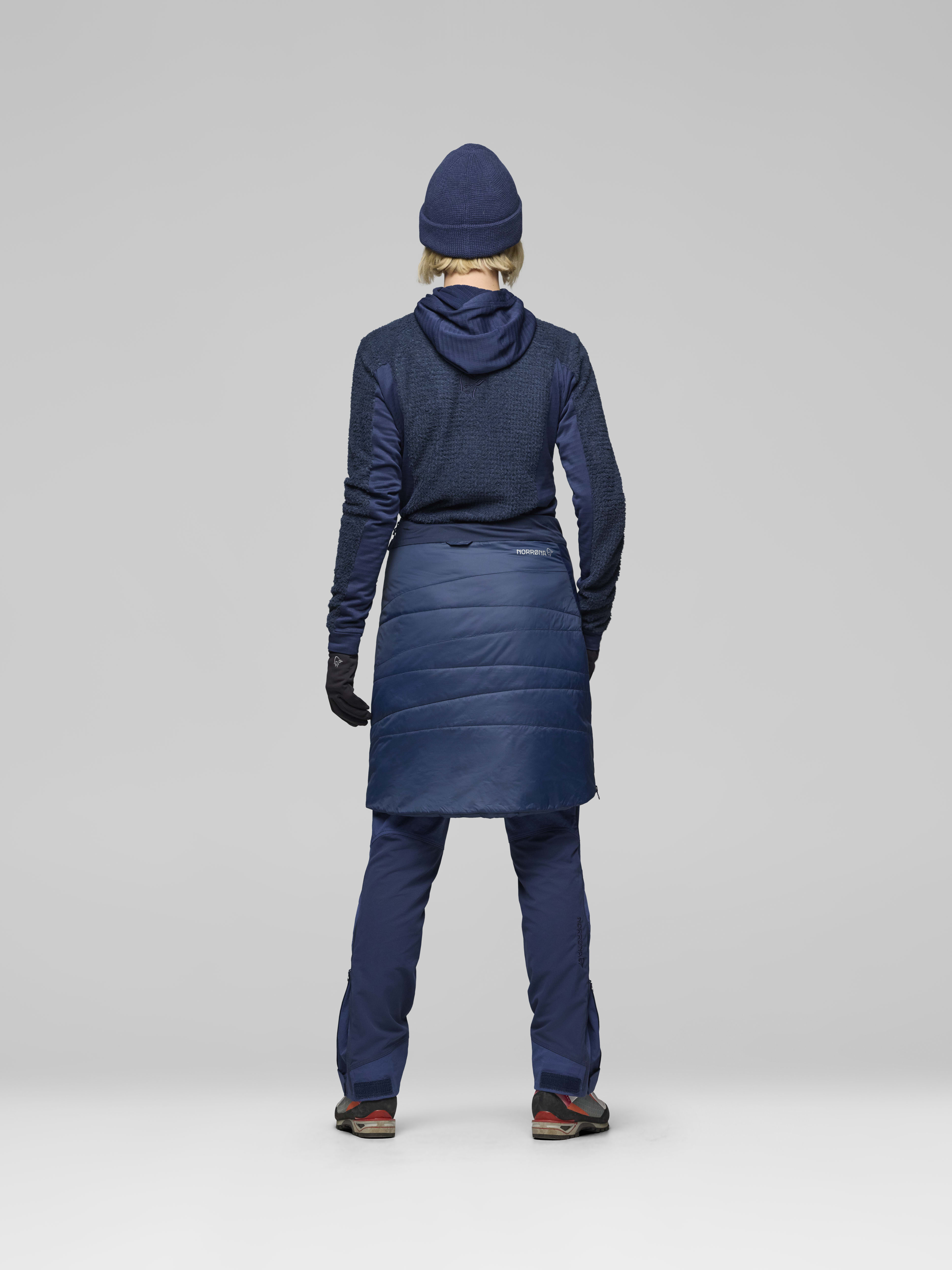Female Look back image of falketind thermo80 Skirt Indigo Night