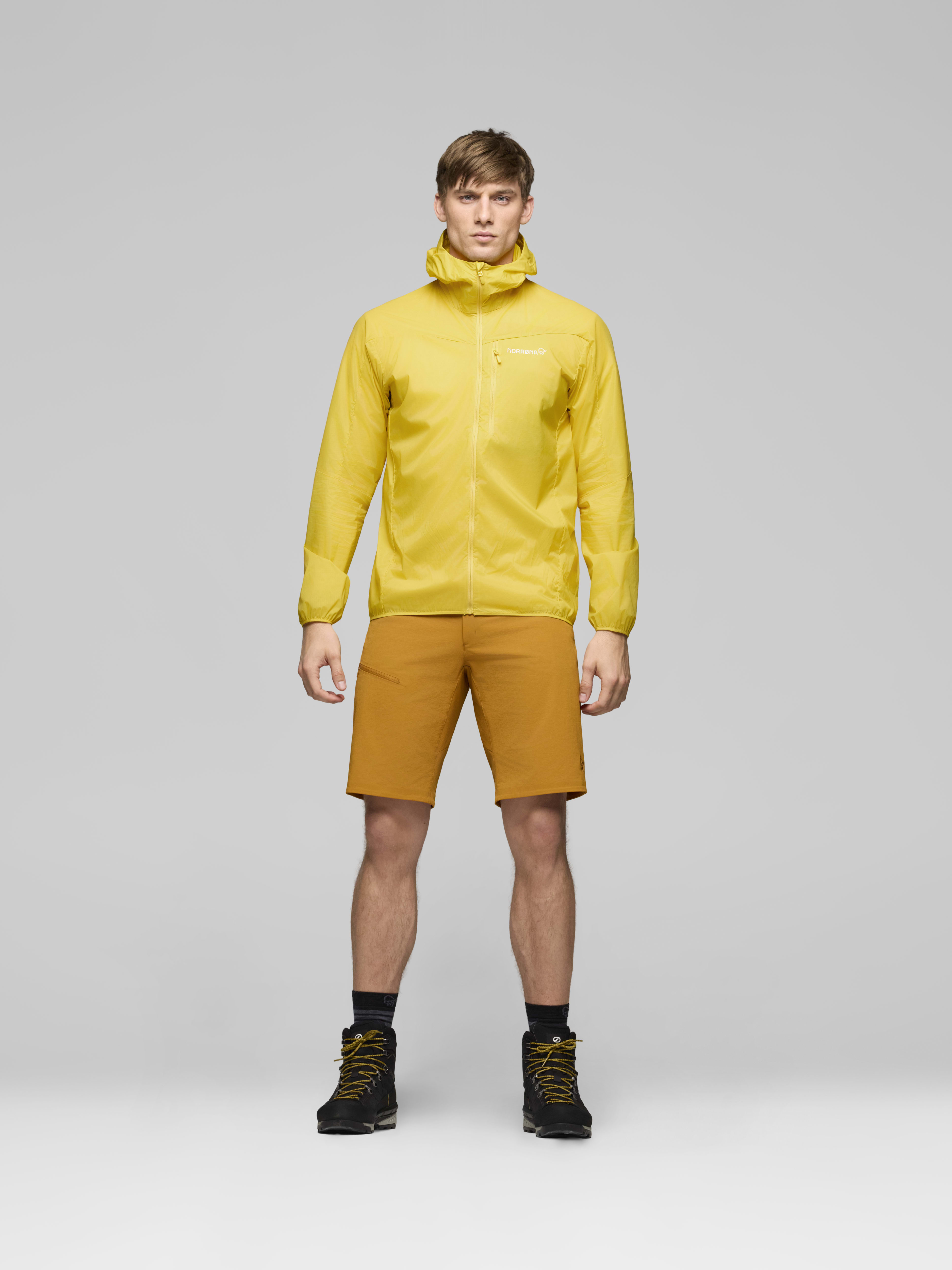 Male Look front image of falketind aero60 Zip Hood Freesia