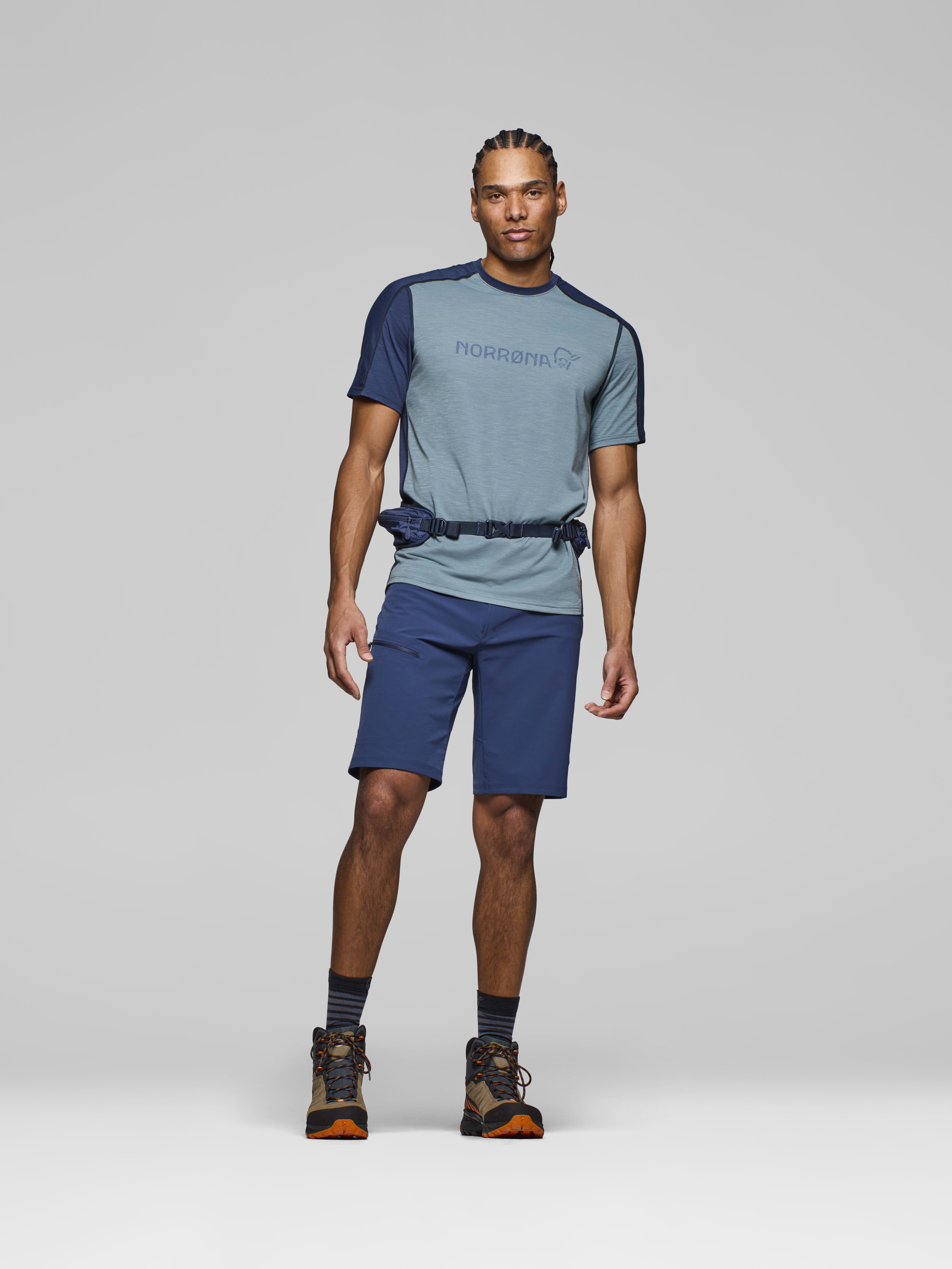 Male Look side image of falketind flex1 Shorts Indigo Night