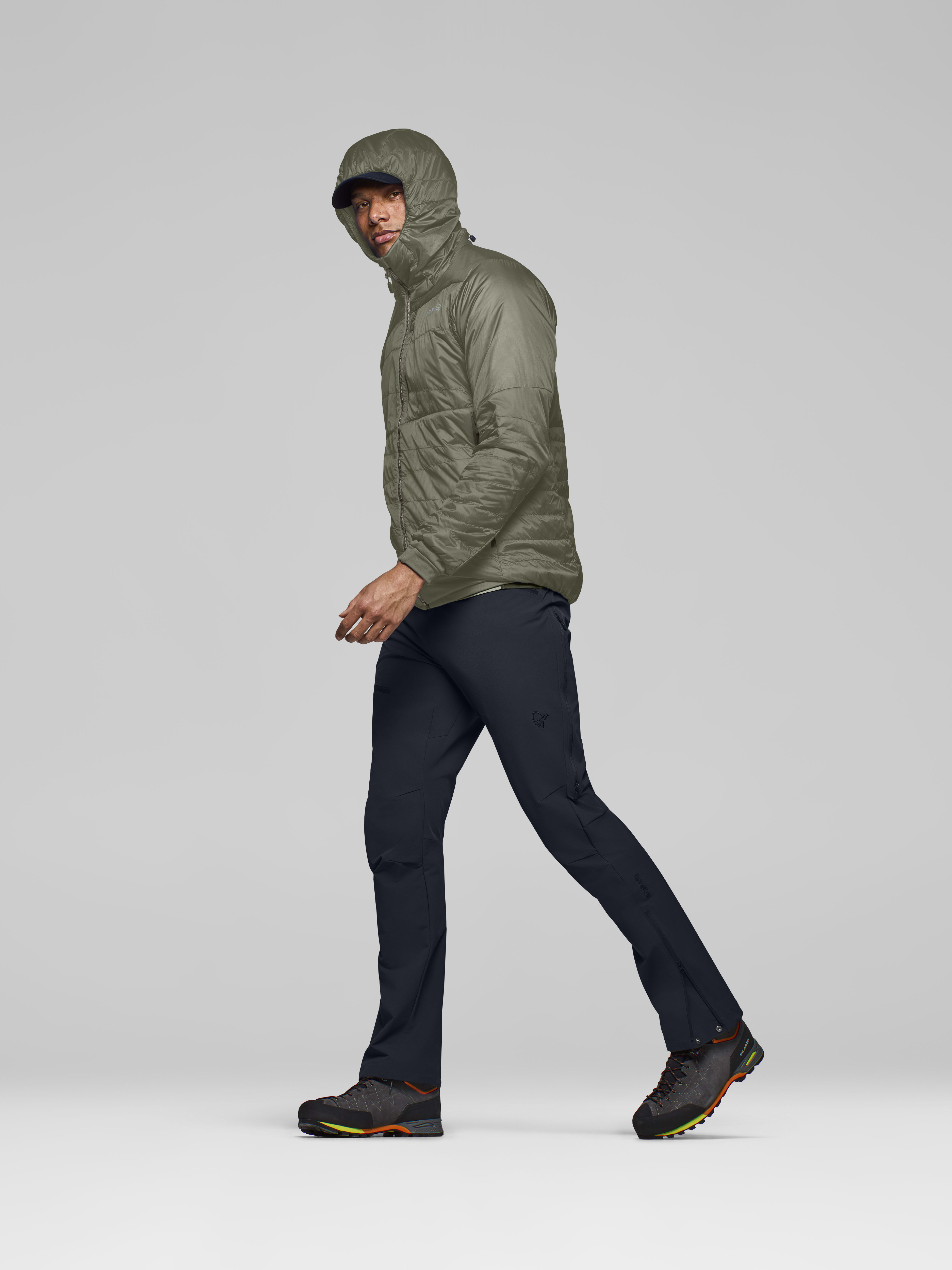 Male Look side image of falketind thermo40 Zip Hood Deep Lichen Green
