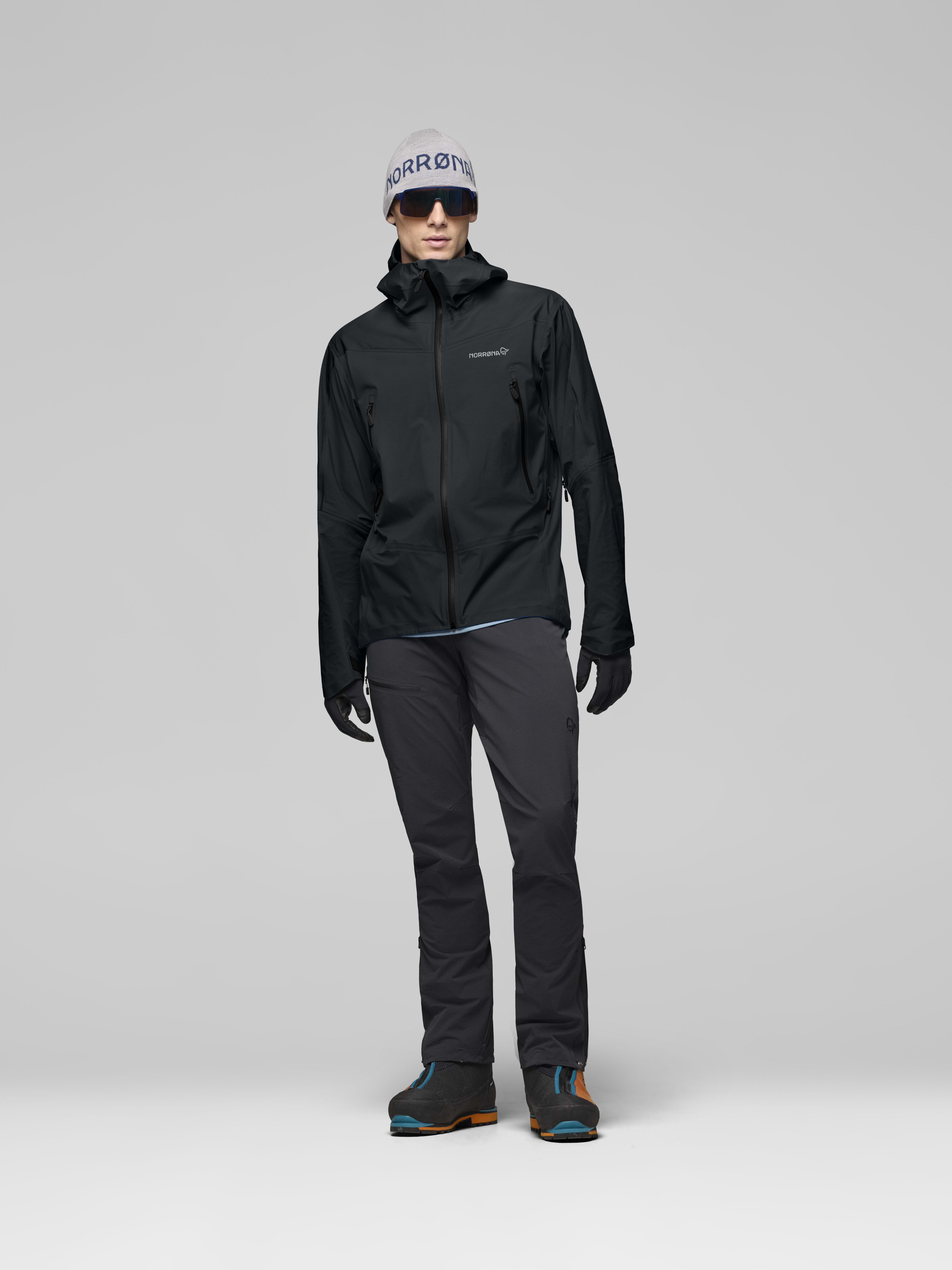 Male Look front image of falketind Gore-Tex Jacket Caviar Black
