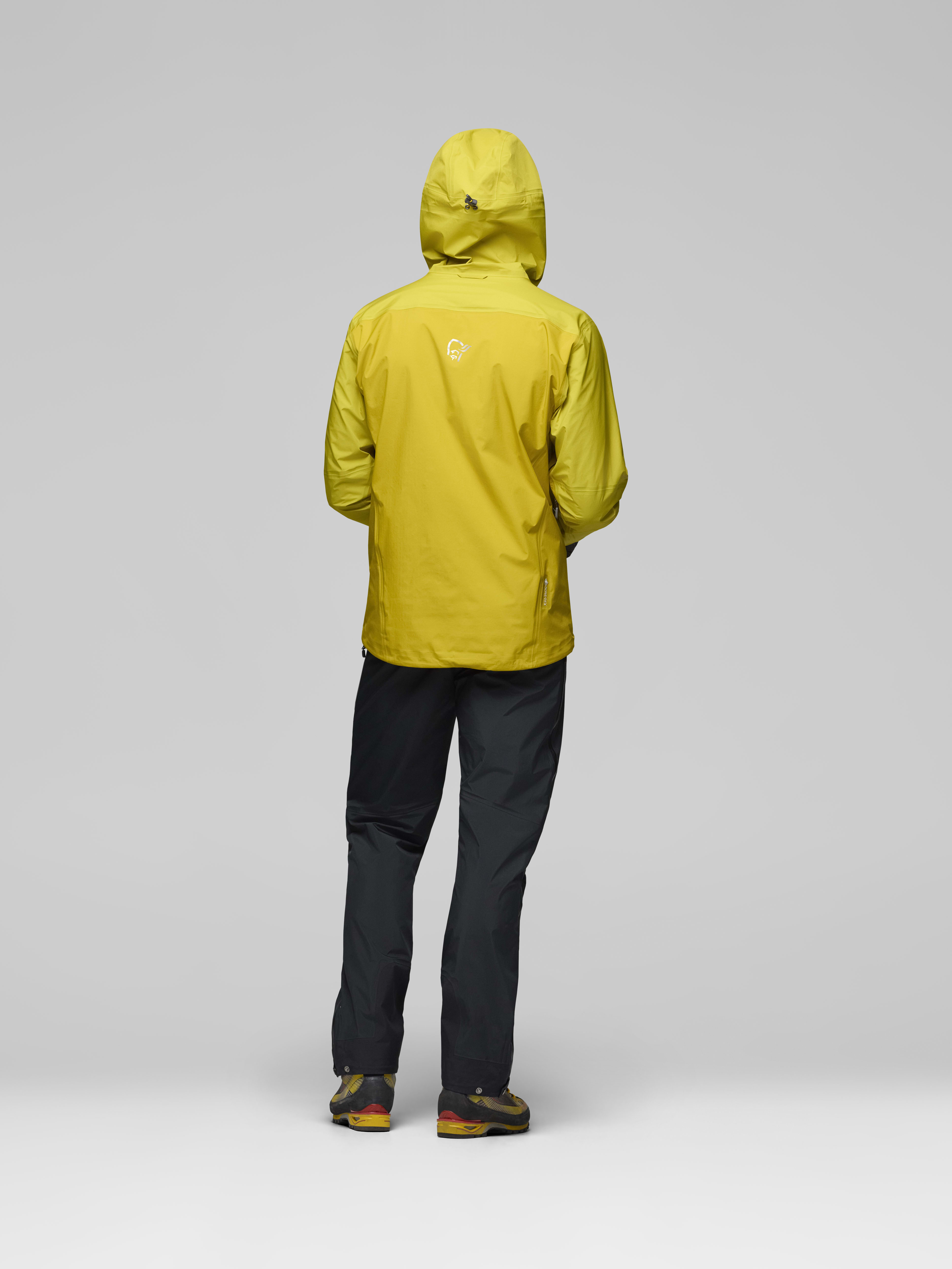 Male Look back image of falketind Gore-Tex Pants Caviar Black