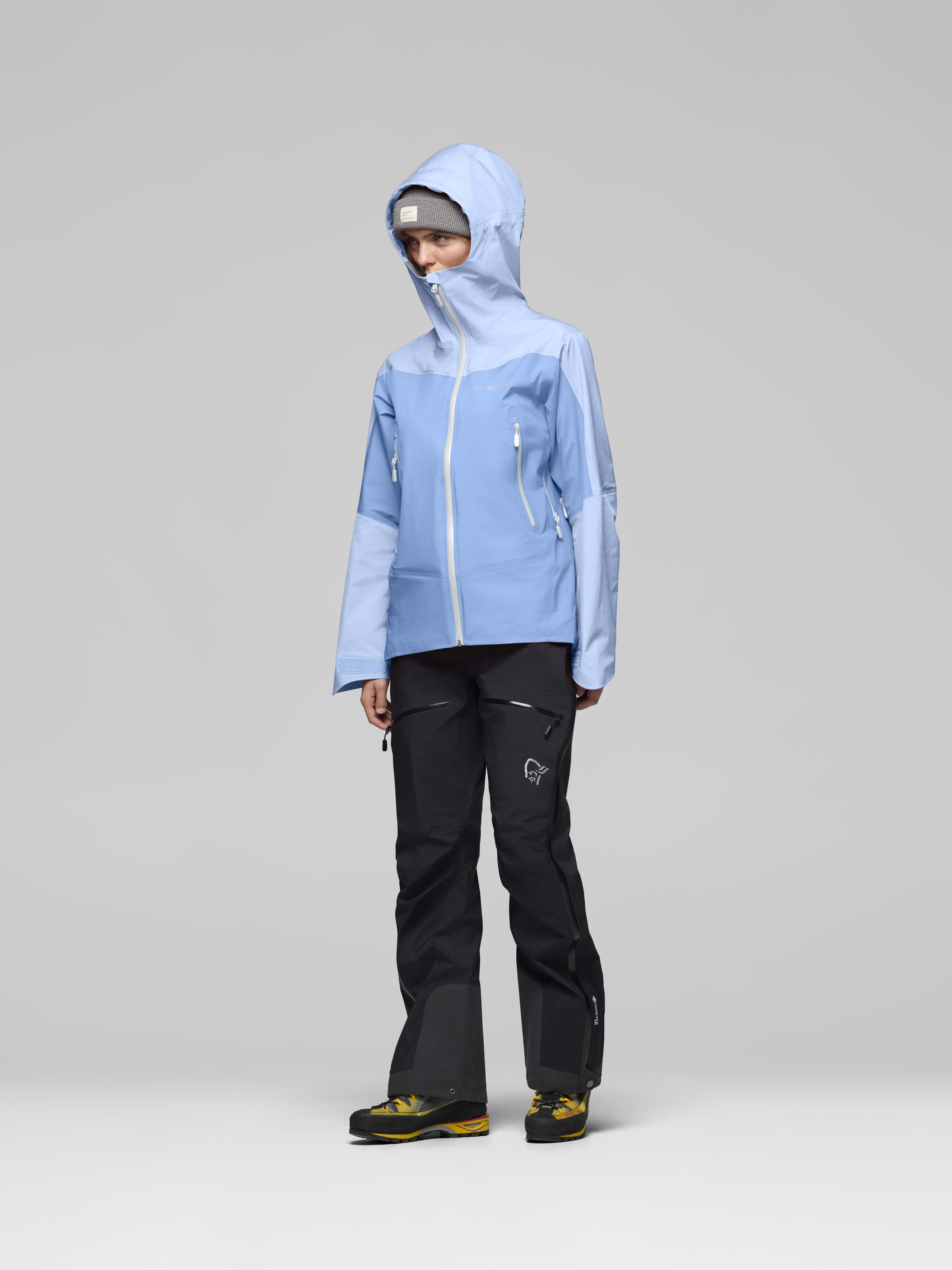 Female Look side image of falketind Gore-Tex Jacket Allure/Cashmere Blue