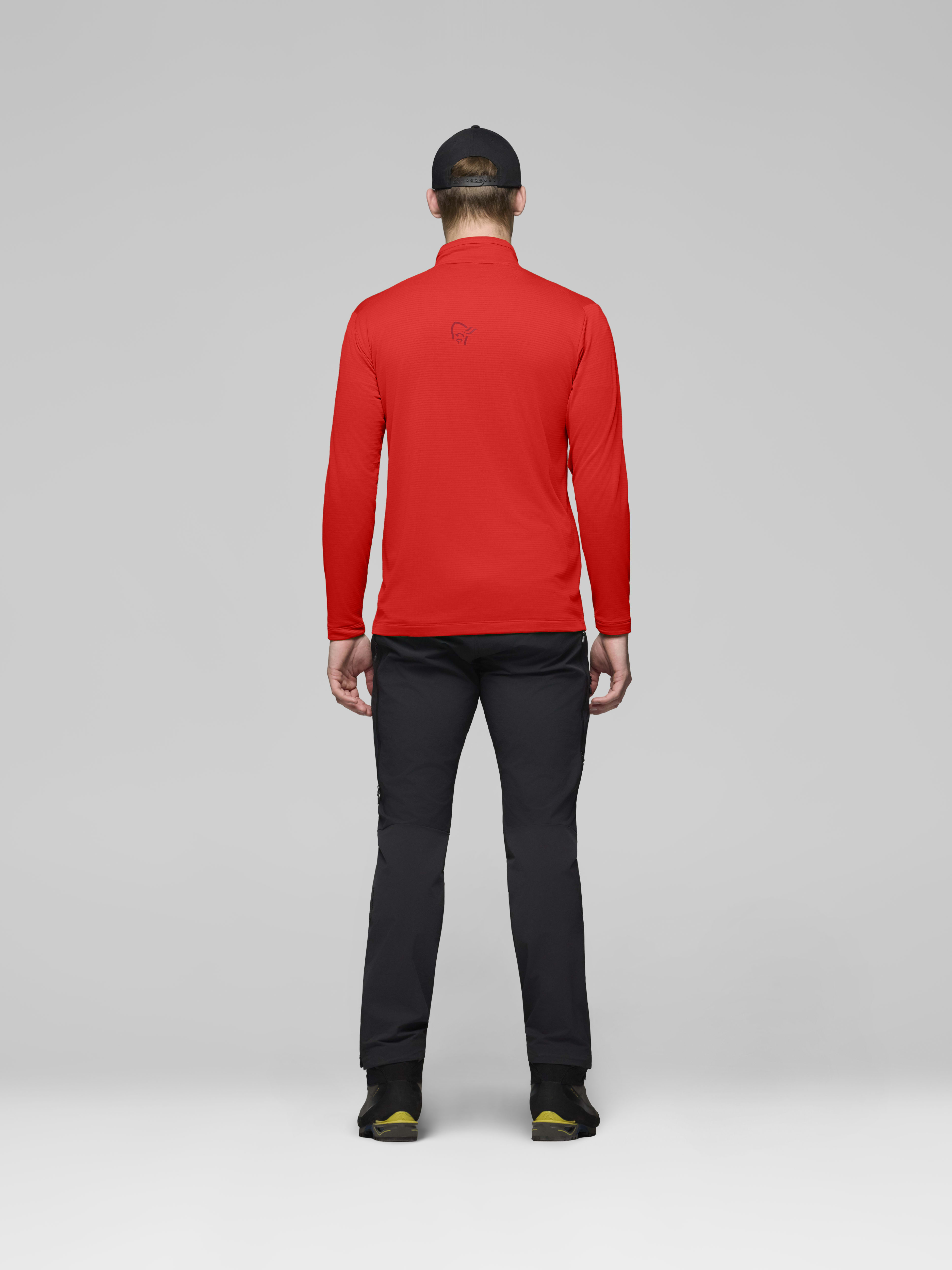 Male Look back image of falketind warm1 Jacket Fiery Red