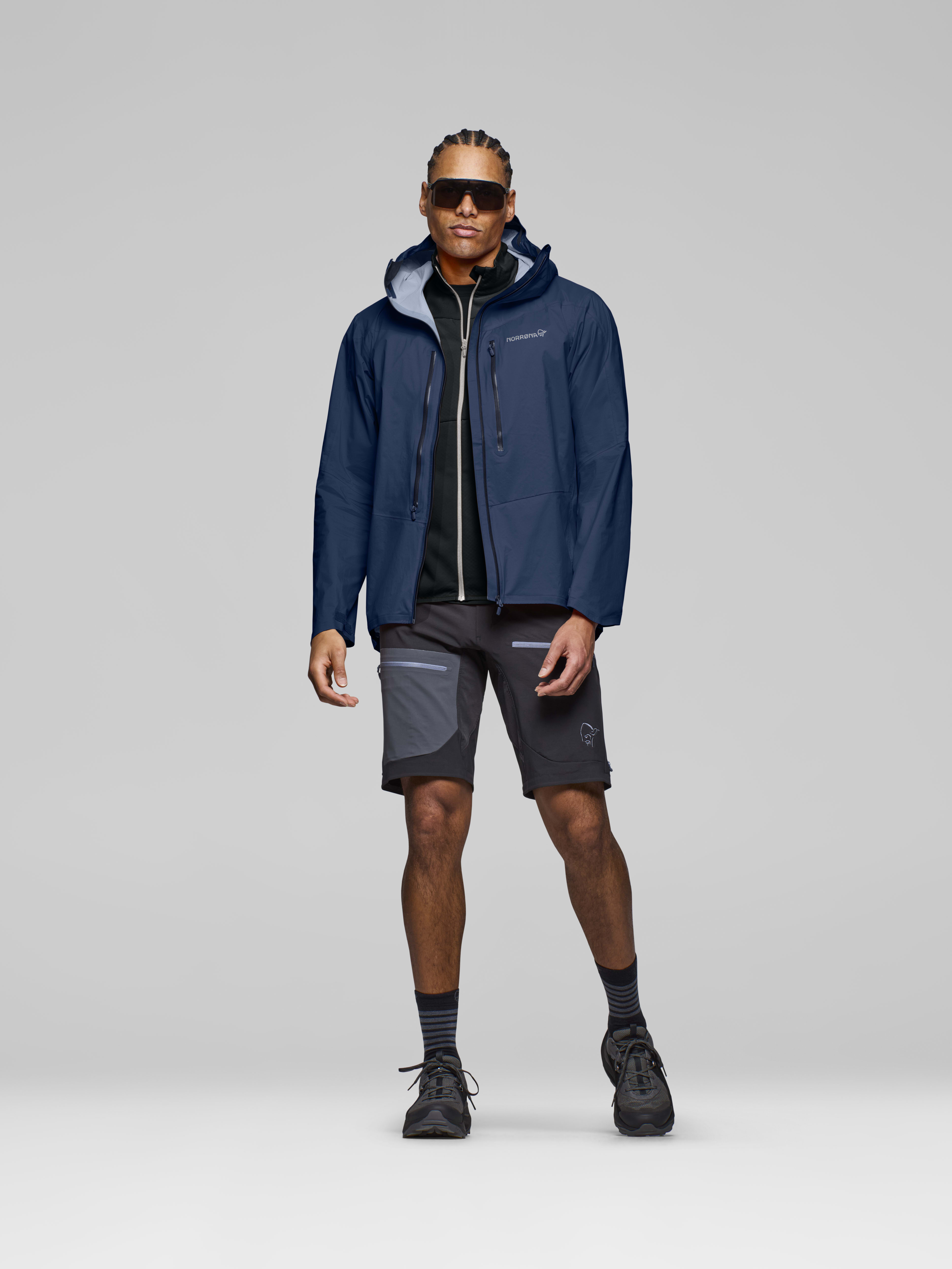 Male Look front image of falketind dri1 Jacket Indigo Night