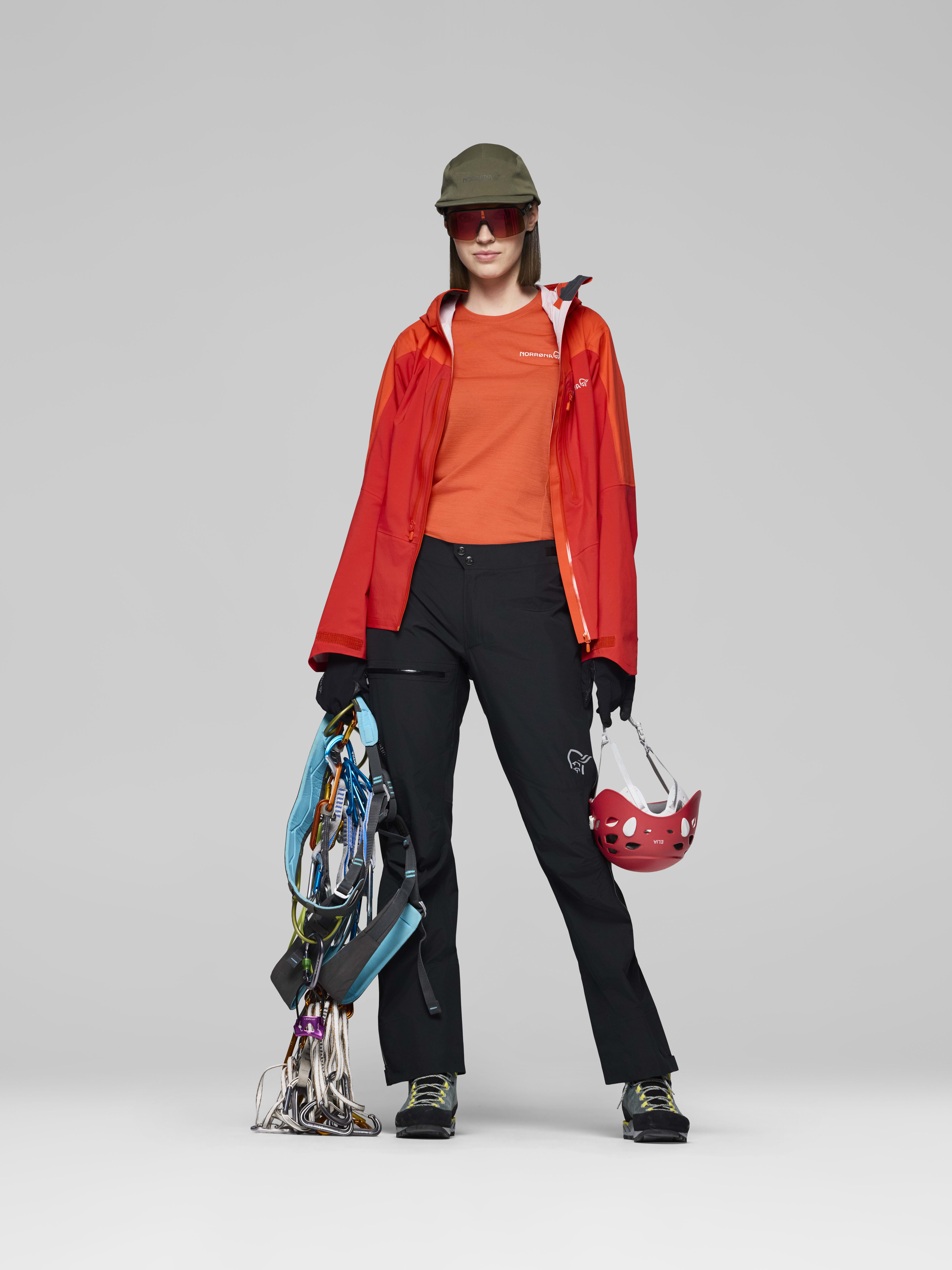 Female Look opening image of falketind dri1 Pants Caviar Black