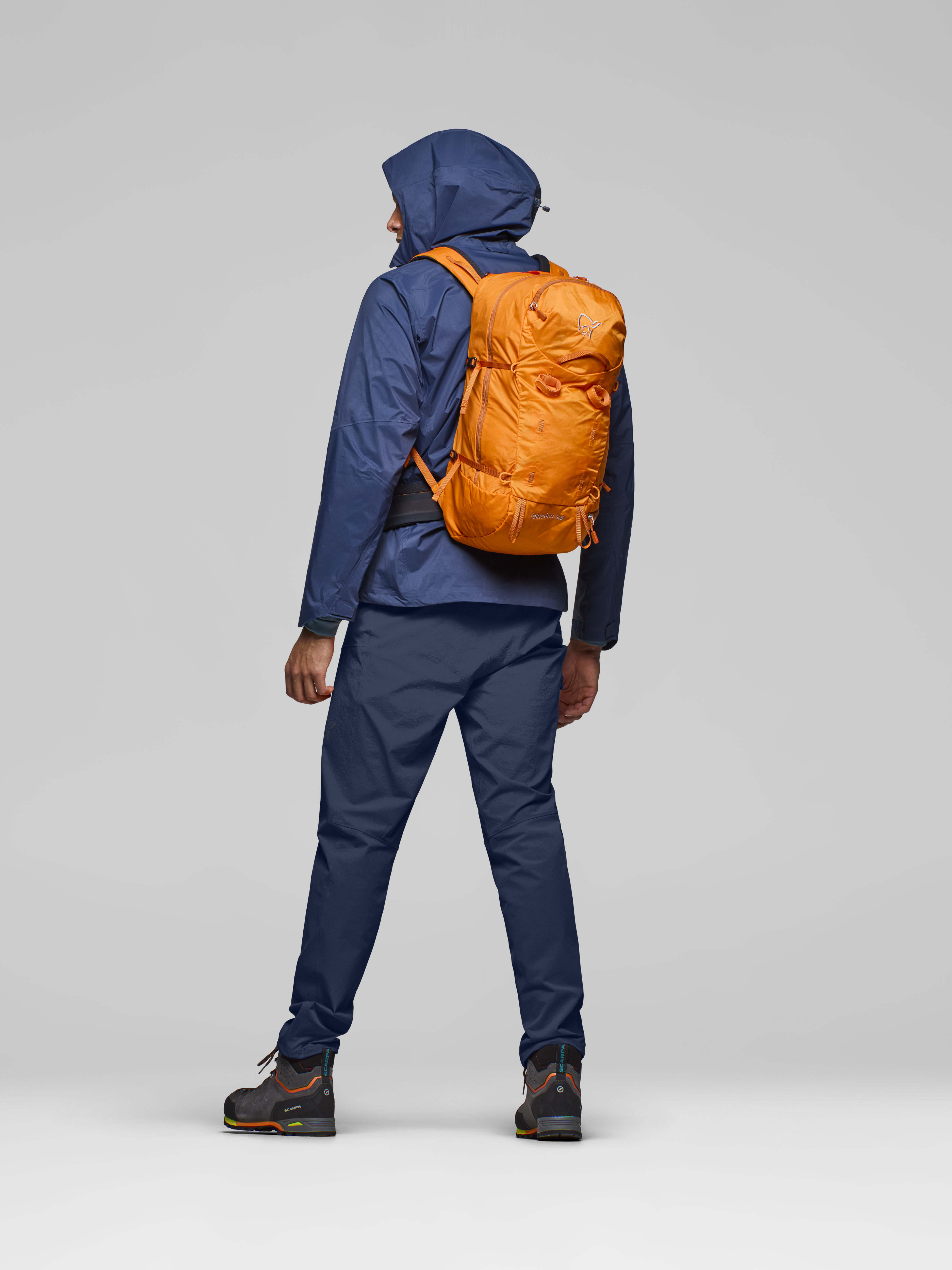 Male Look back image of falketind flex1 light Pants Indigo Night