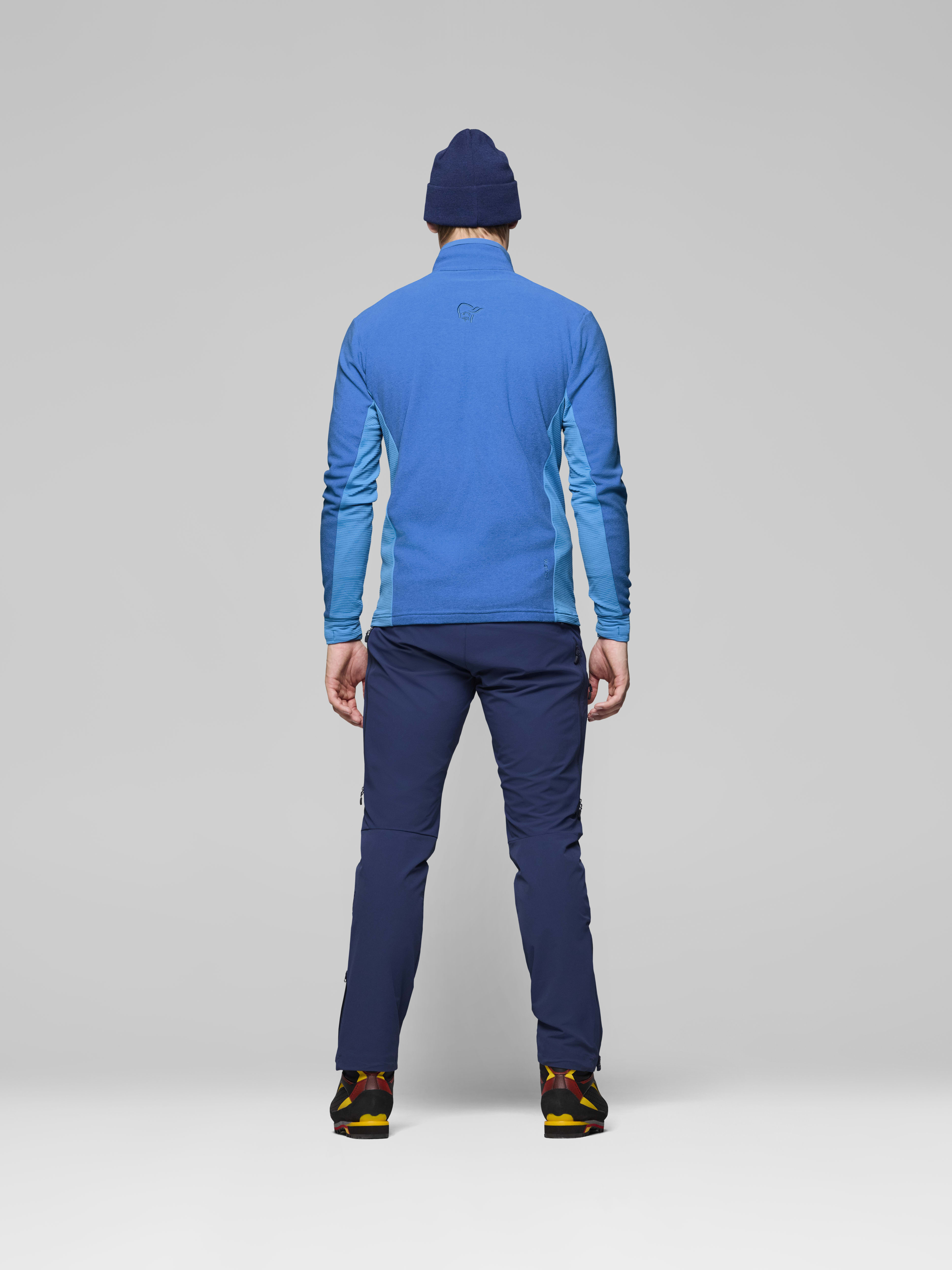 Male Look back image of falketind warm2 Jacket Brilliant Blue