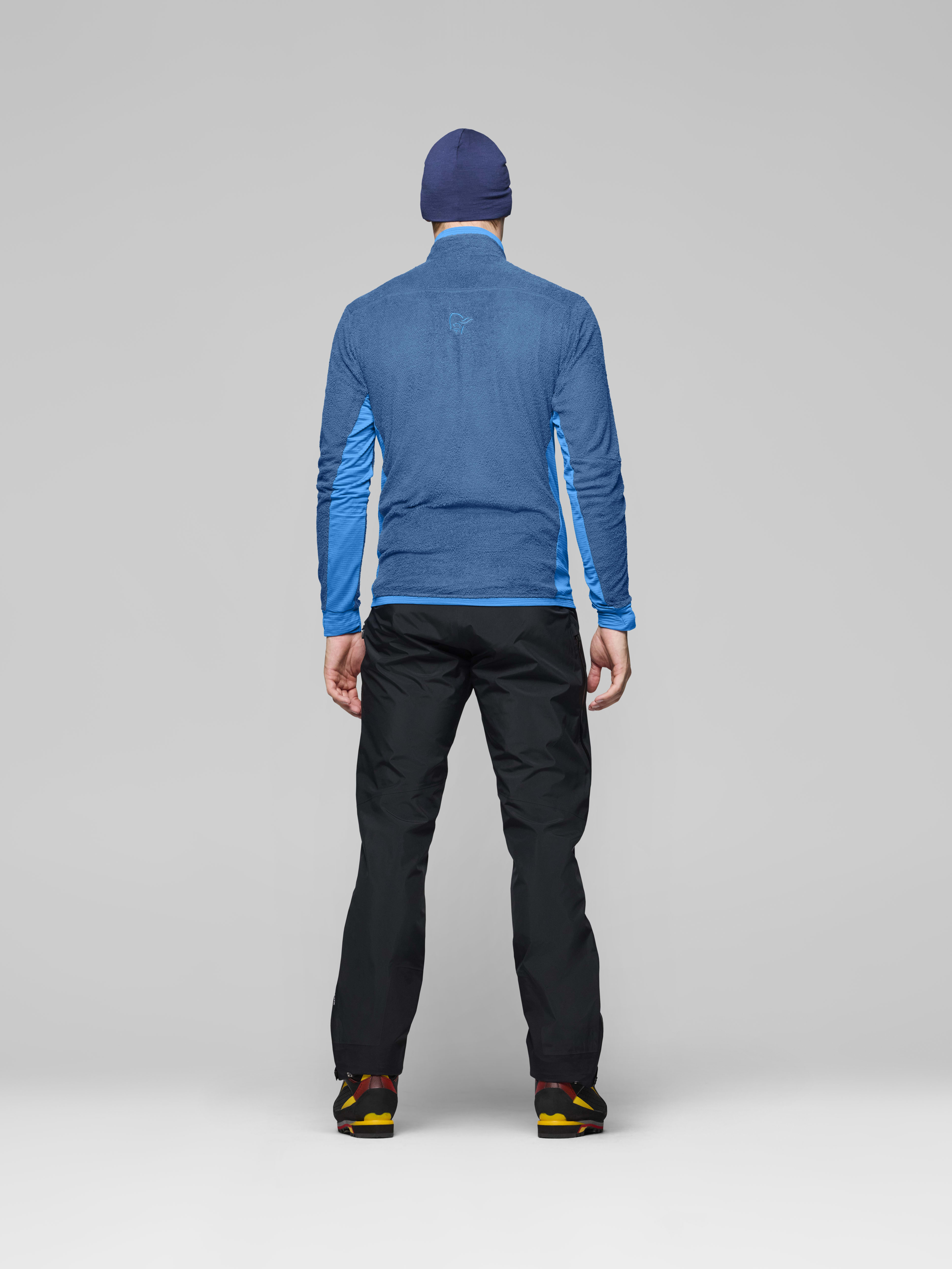 Male Look back image of falketind warm1 active Jacket Dark Blue/Brilliant Blue