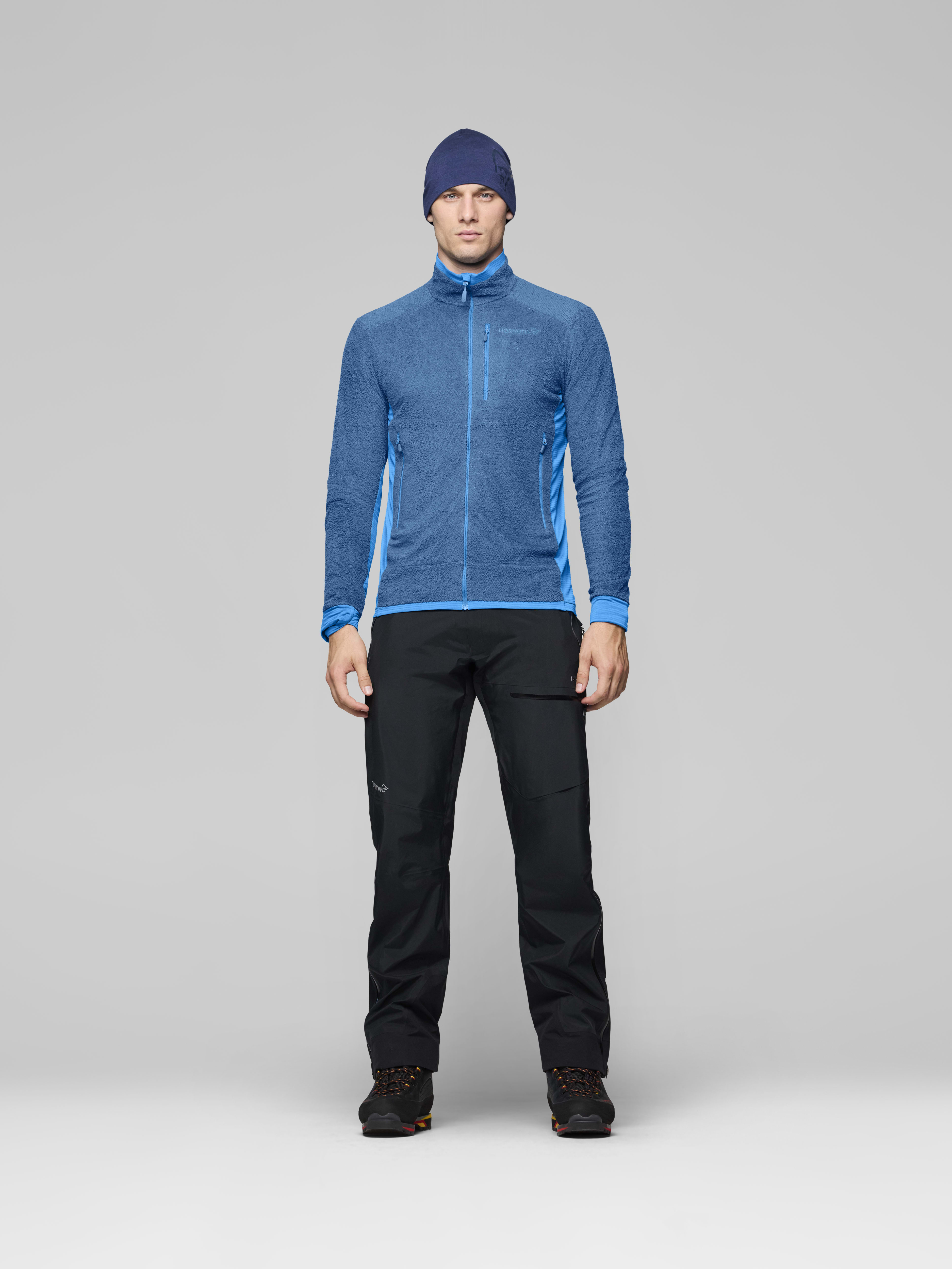 Male Look front image of falketind warm1 active Jacket Dark Blue/Brilliant Blue