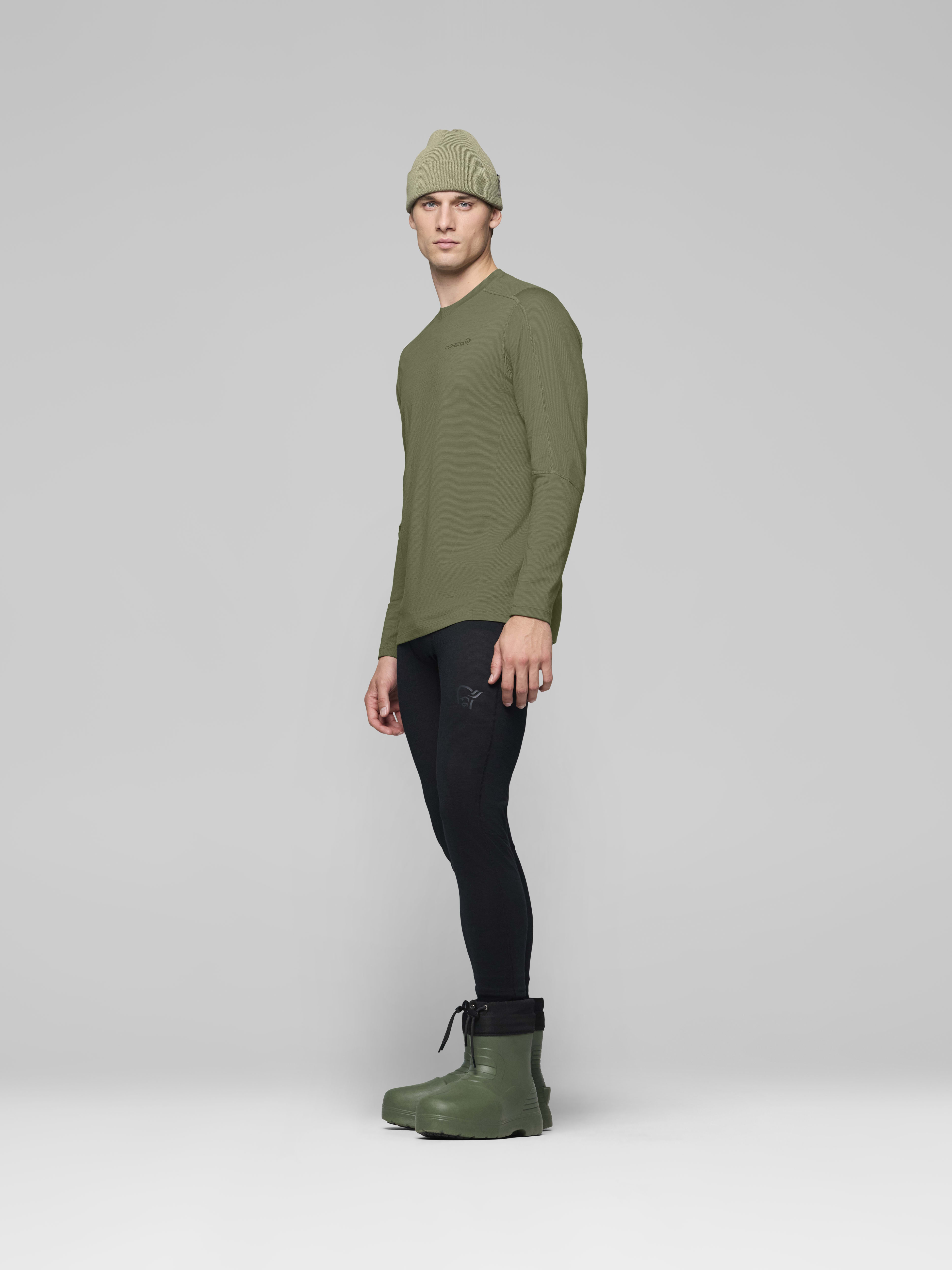 Male Look side image of falketind equaliserUll Long Sleeve Deep Lichen Green