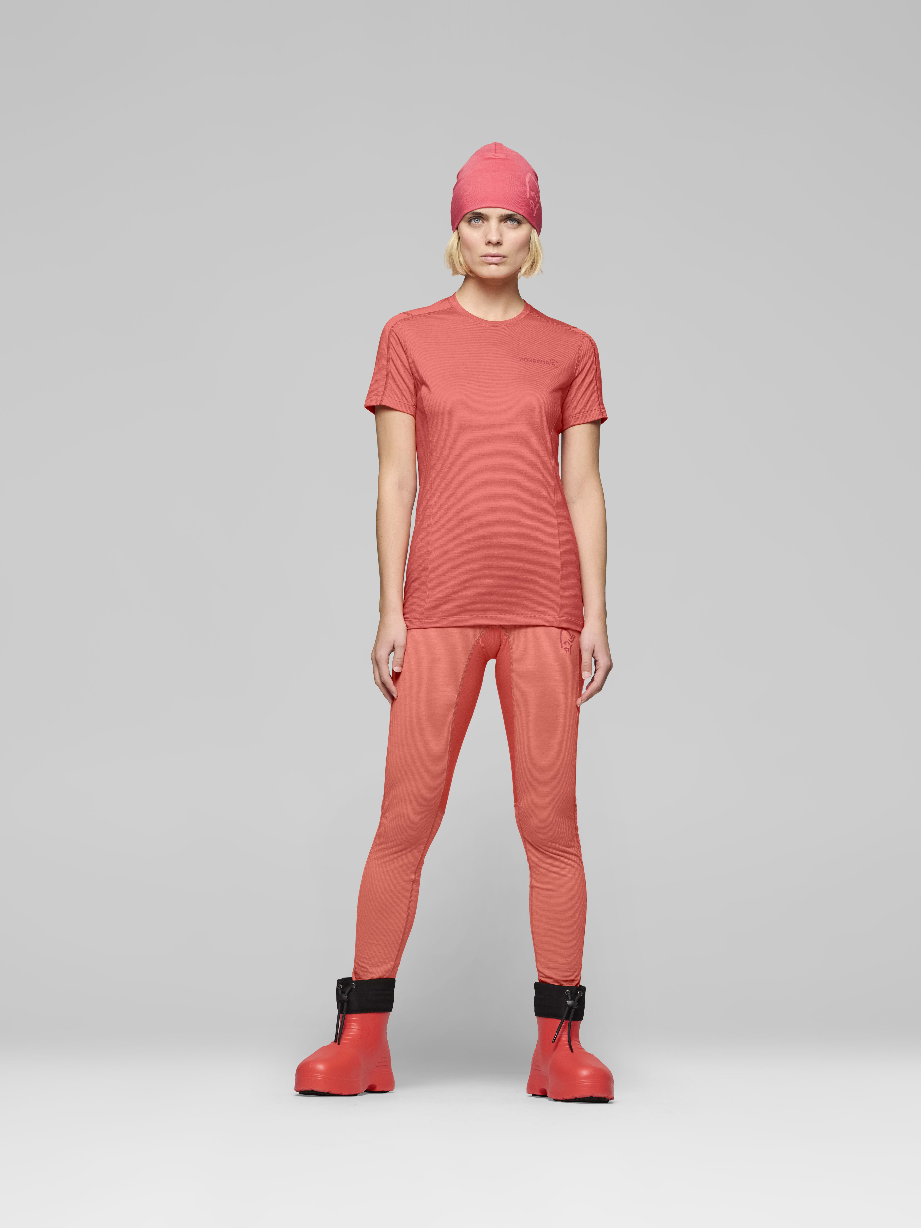 Female Look front image of falketind equaliserUll T-shirt Deep Sea Coral