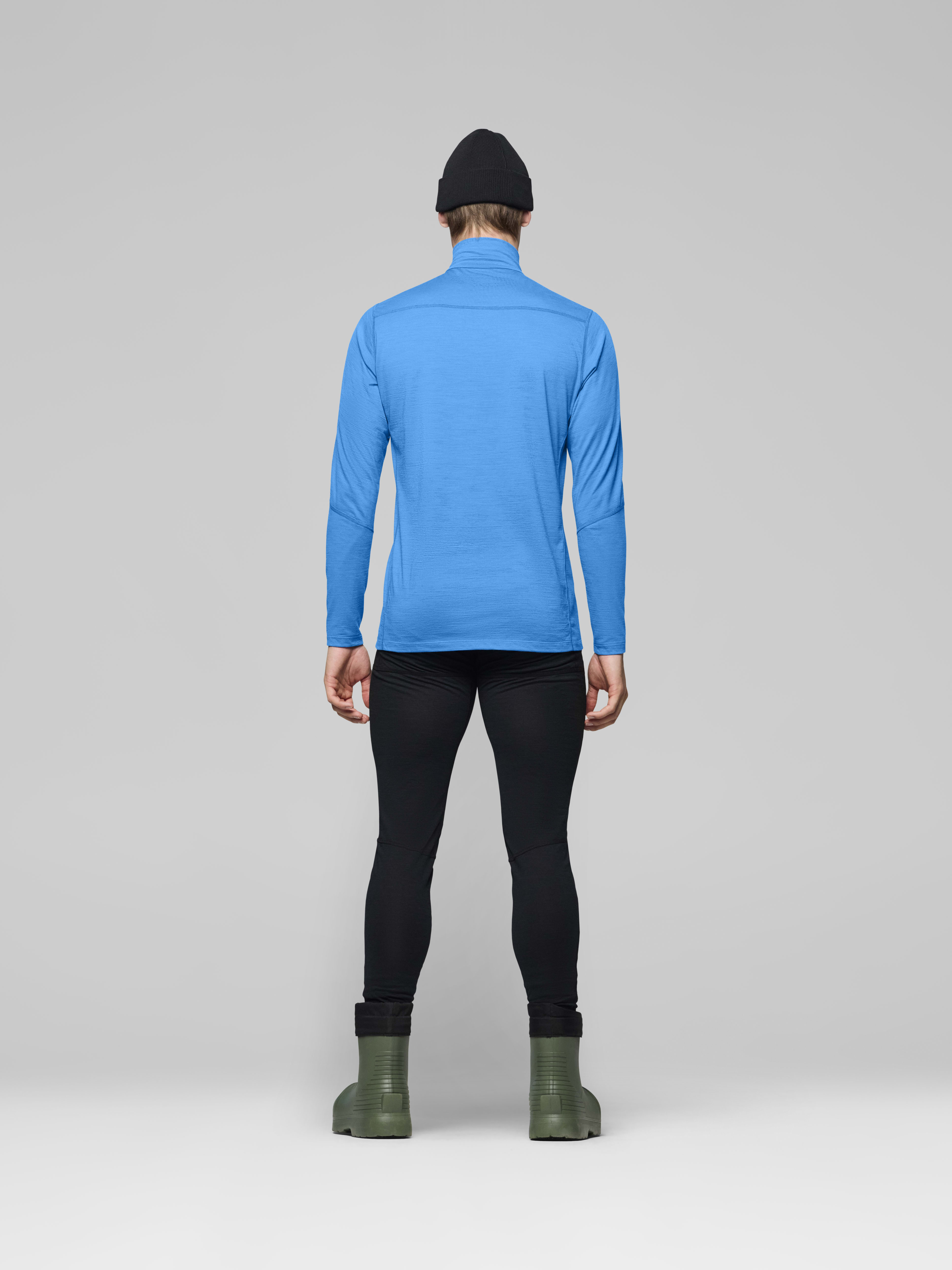 Male Look back image of falketind equaliserUll Zip Neck Brilliant Blue